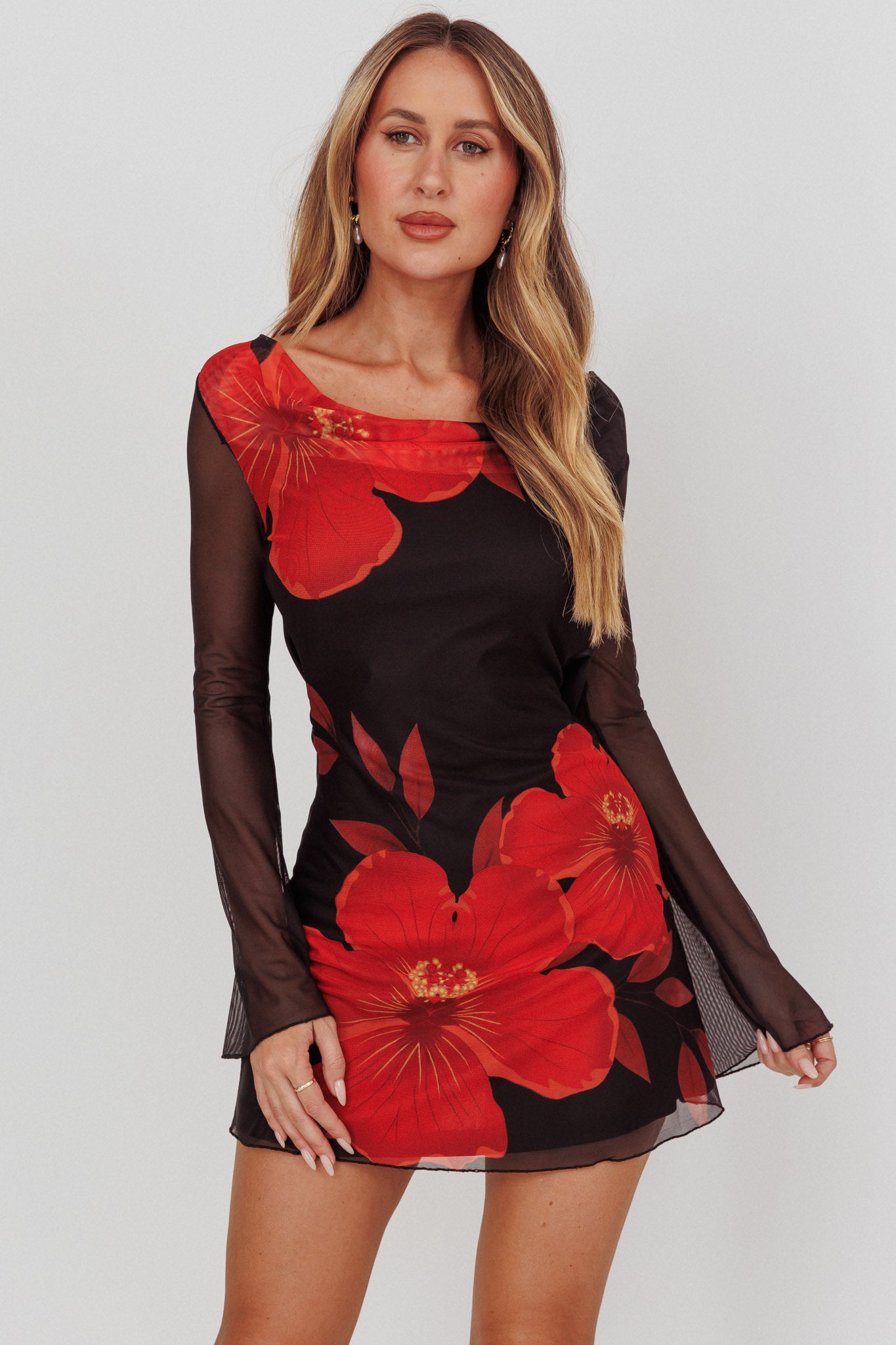 Isabella Long Sleeve Backless Mini Dress Hibiscus Black-Maymioy
