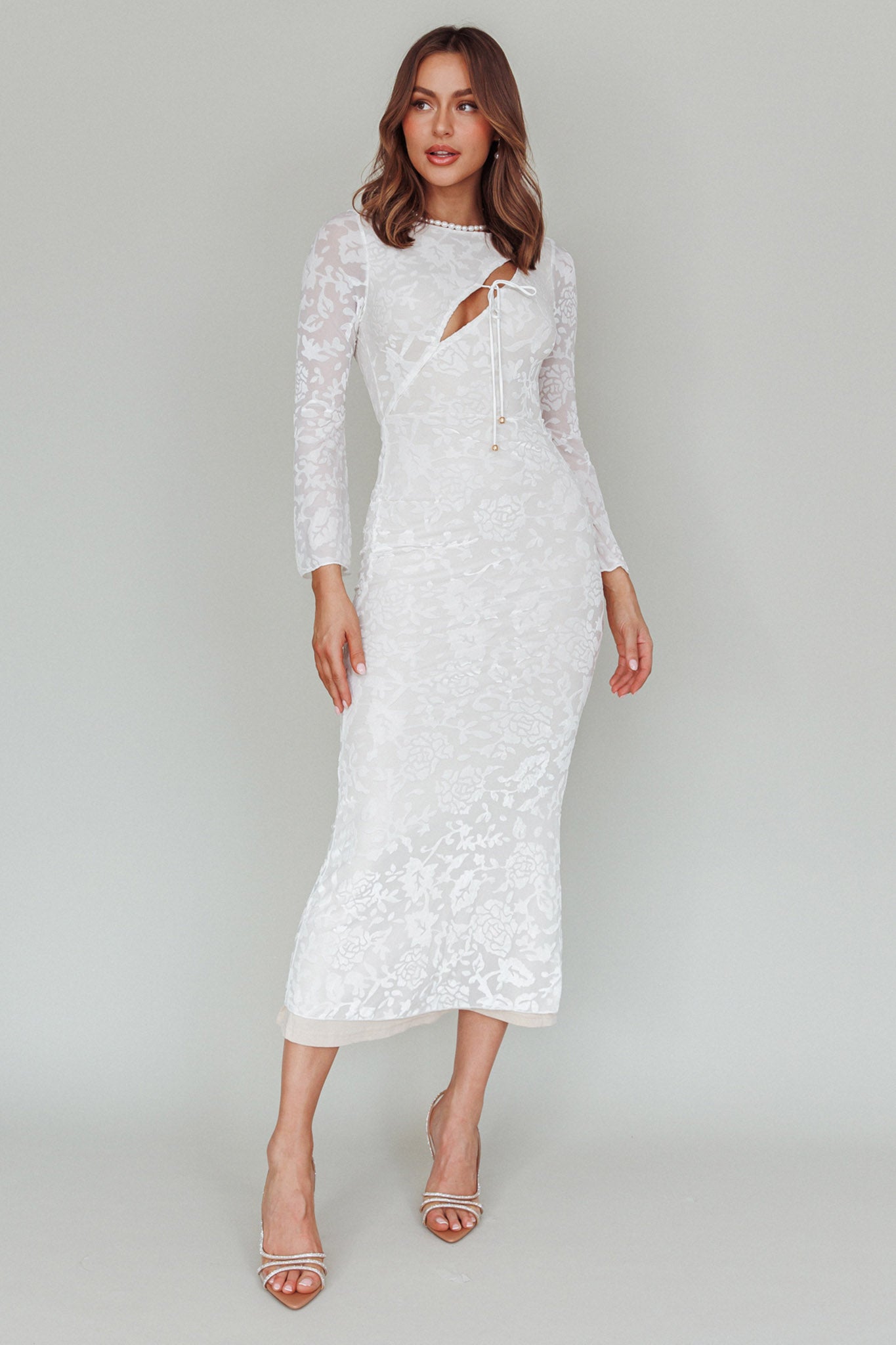 Novalie Long Sleeve Velvet Print Midi Dress White-Maymioy