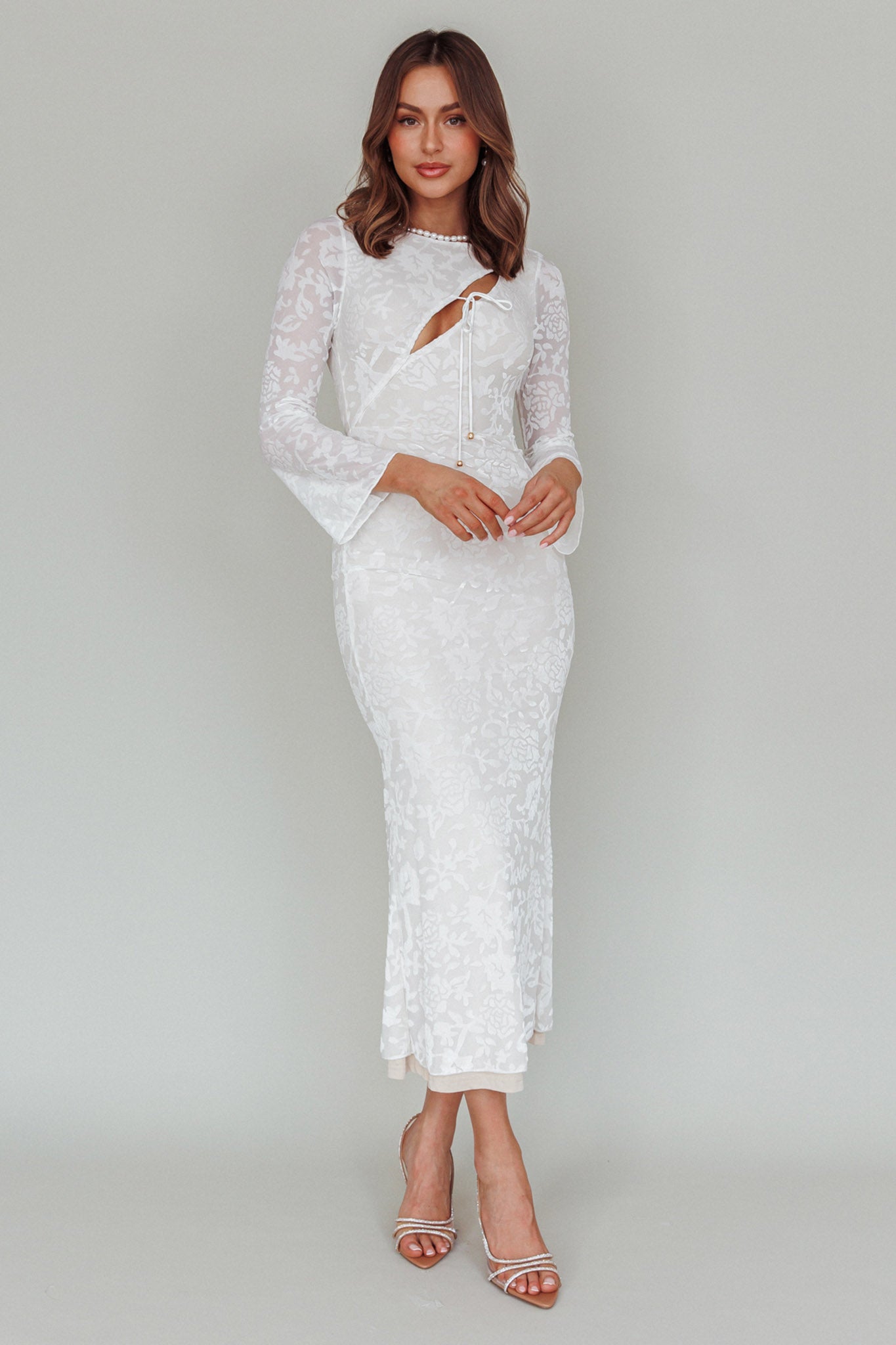 Novalie Long Sleeve Velvet Print Midi Dress White-Maymioy