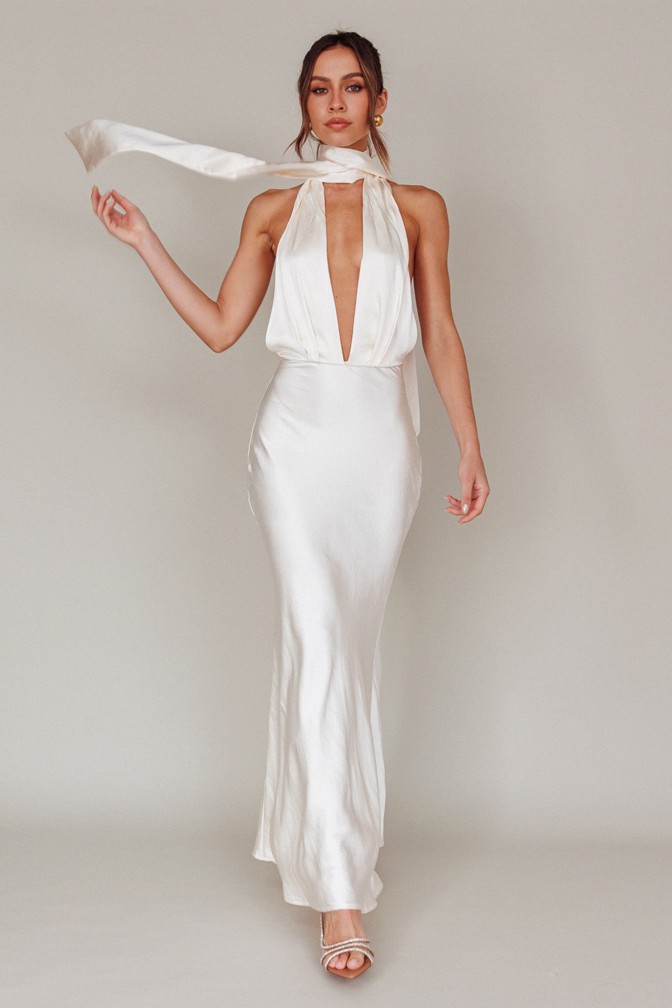Italia Azure Halterneck Maxi Dress Oyster-Maymioy