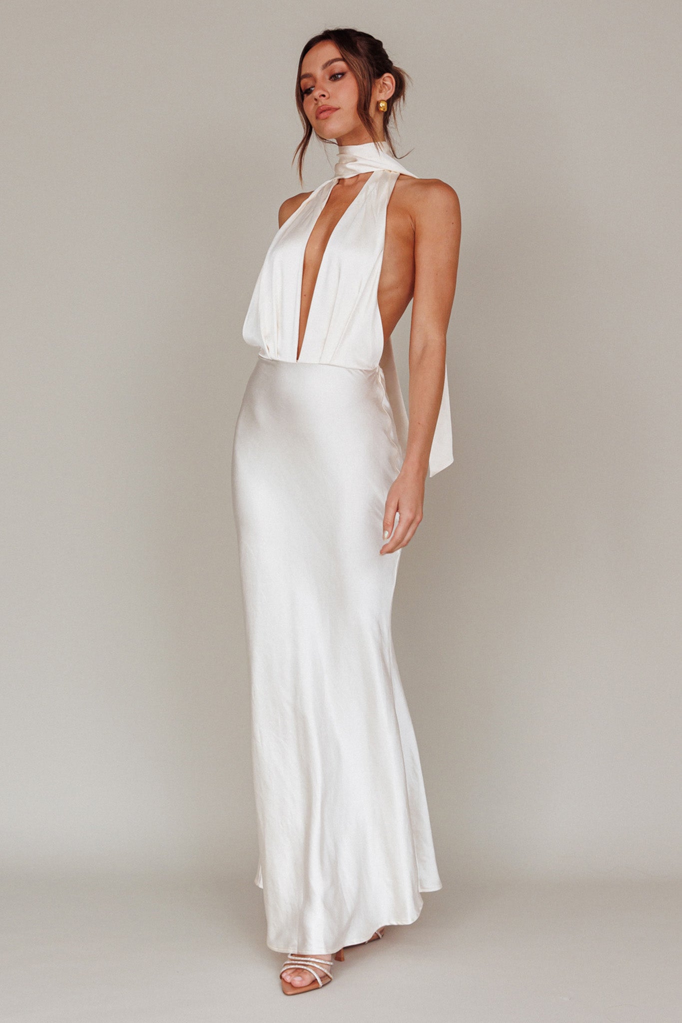 Italia Azure Halterneck Maxi Dress Oyster-Maymioy