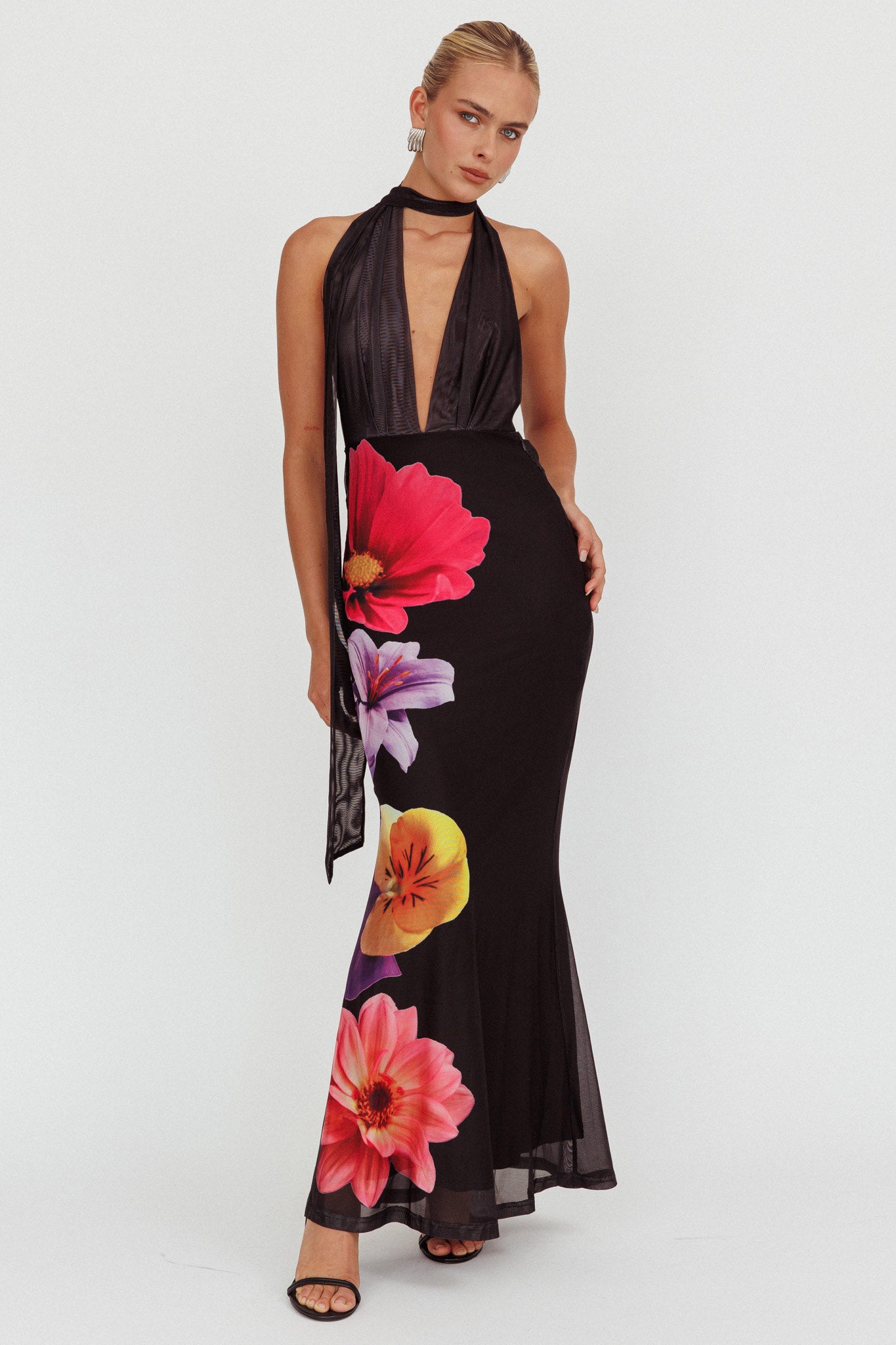Italia Azure Halterneck Maxi Dress Flowers Black-Maymioy