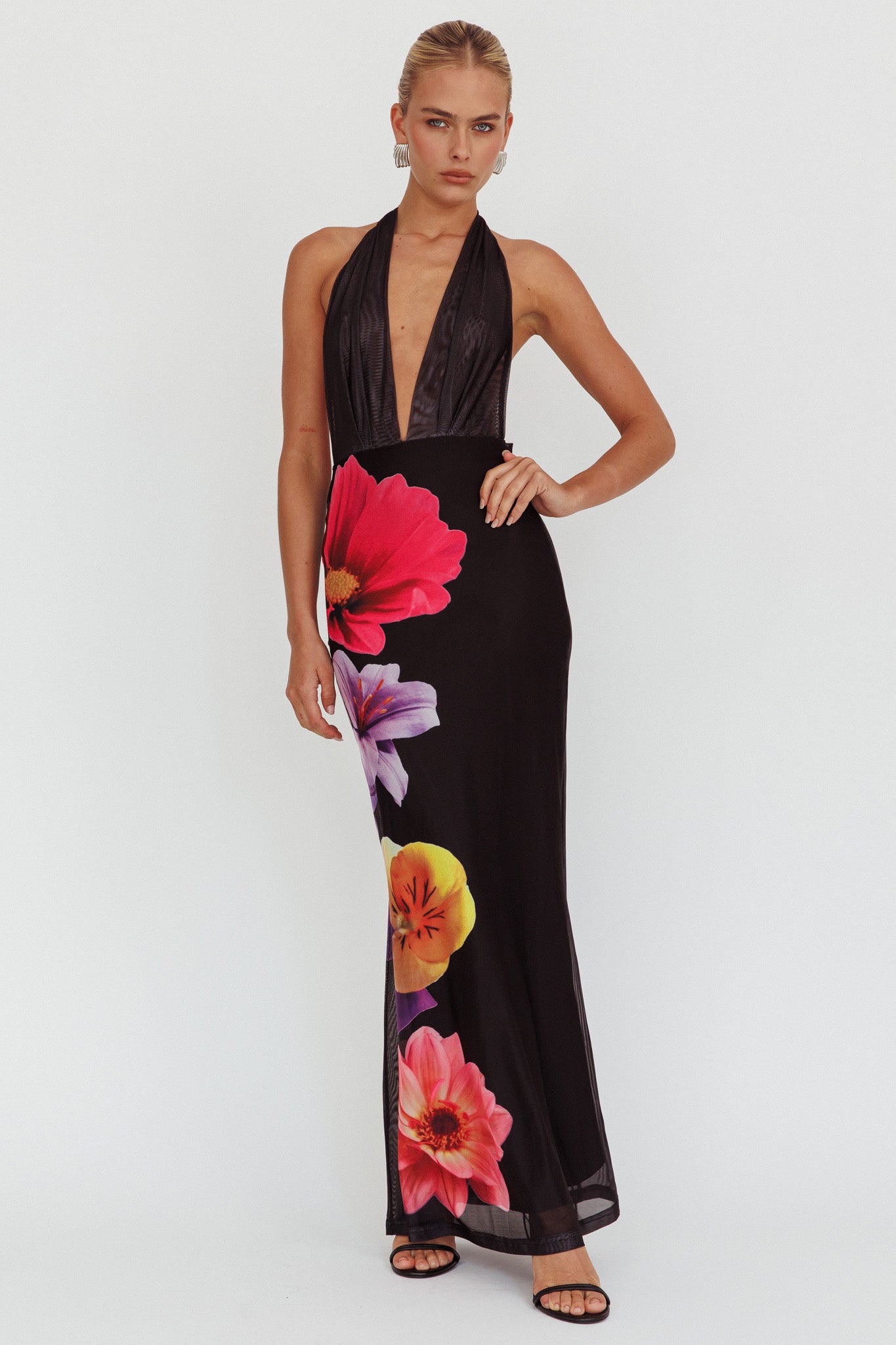Italia Azure Halterneck Maxi Dress Flowers Black-Maymioy