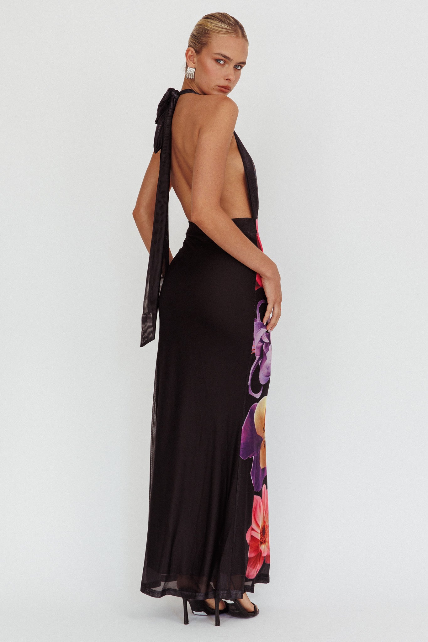 Italia Azure Halterneck Maxi Dress Flowers Black-Maymioy