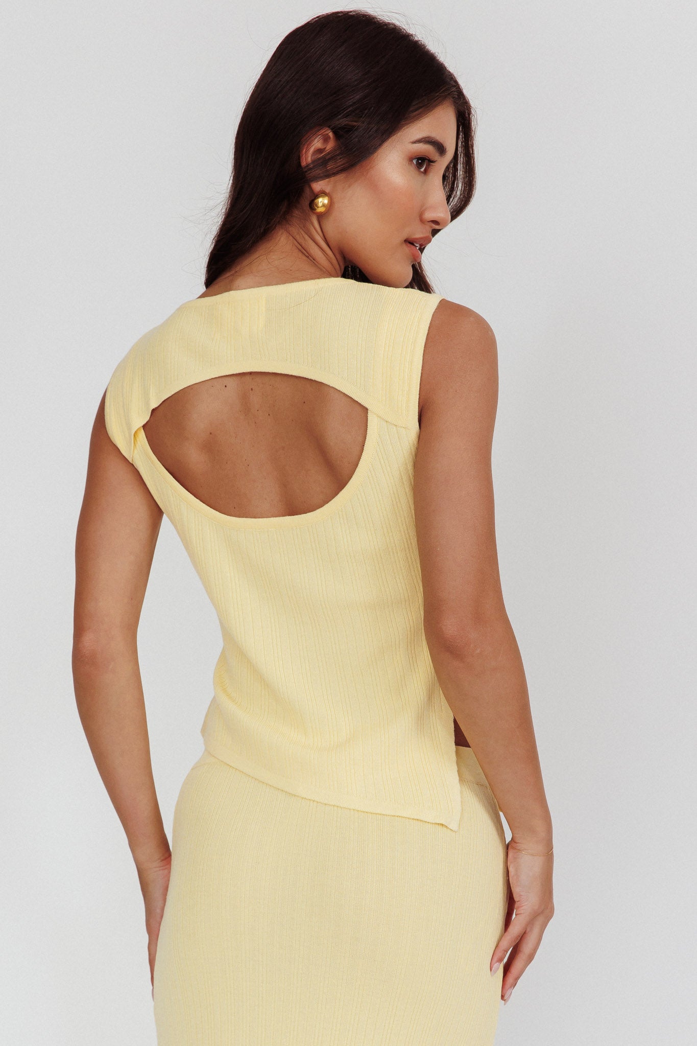 Rossana Asymmetric Hem Keyhole Top Butter-Maymioy