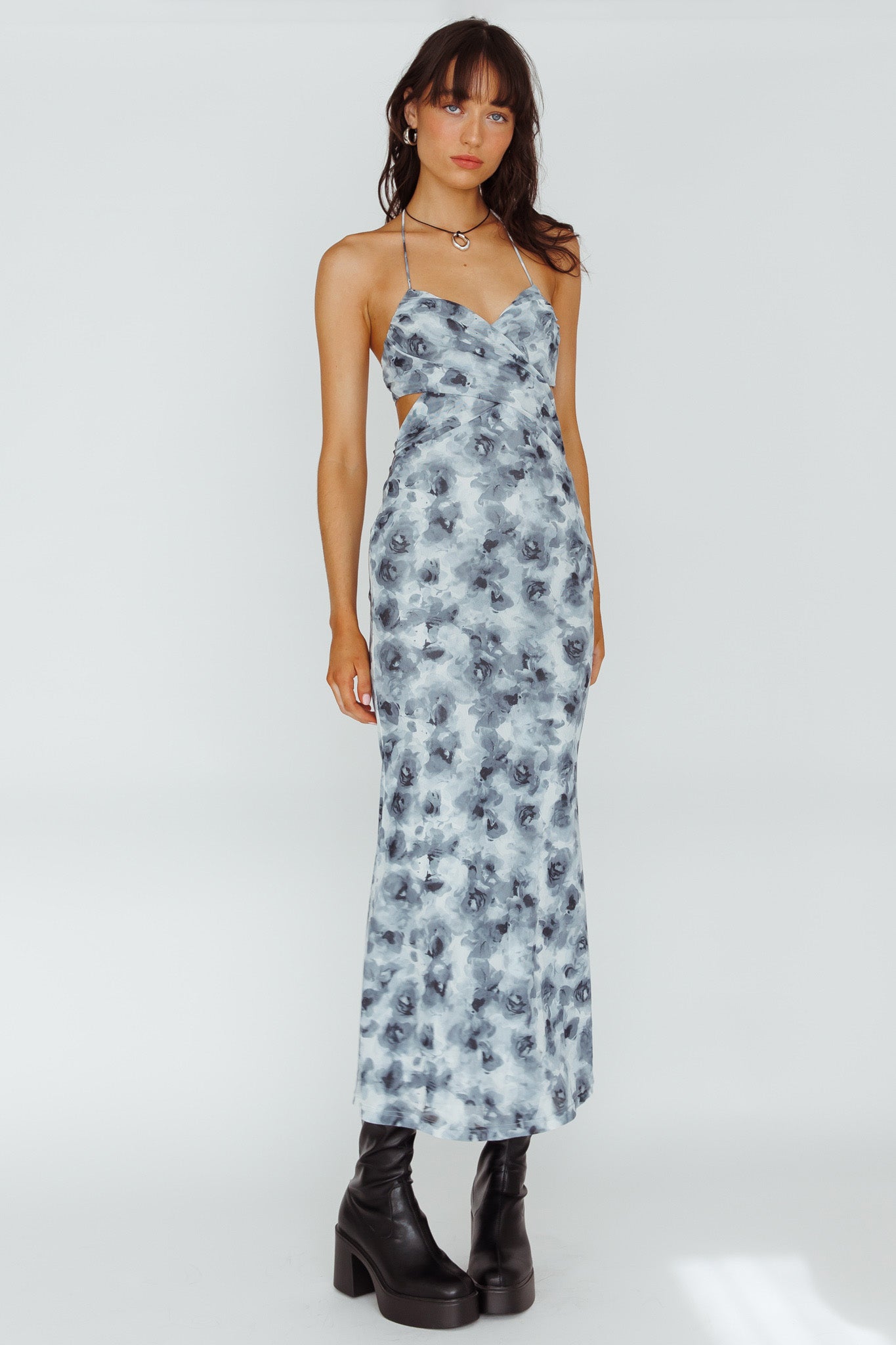 Alivia Tied Back Maxi Dress Floral Black-Maymioy