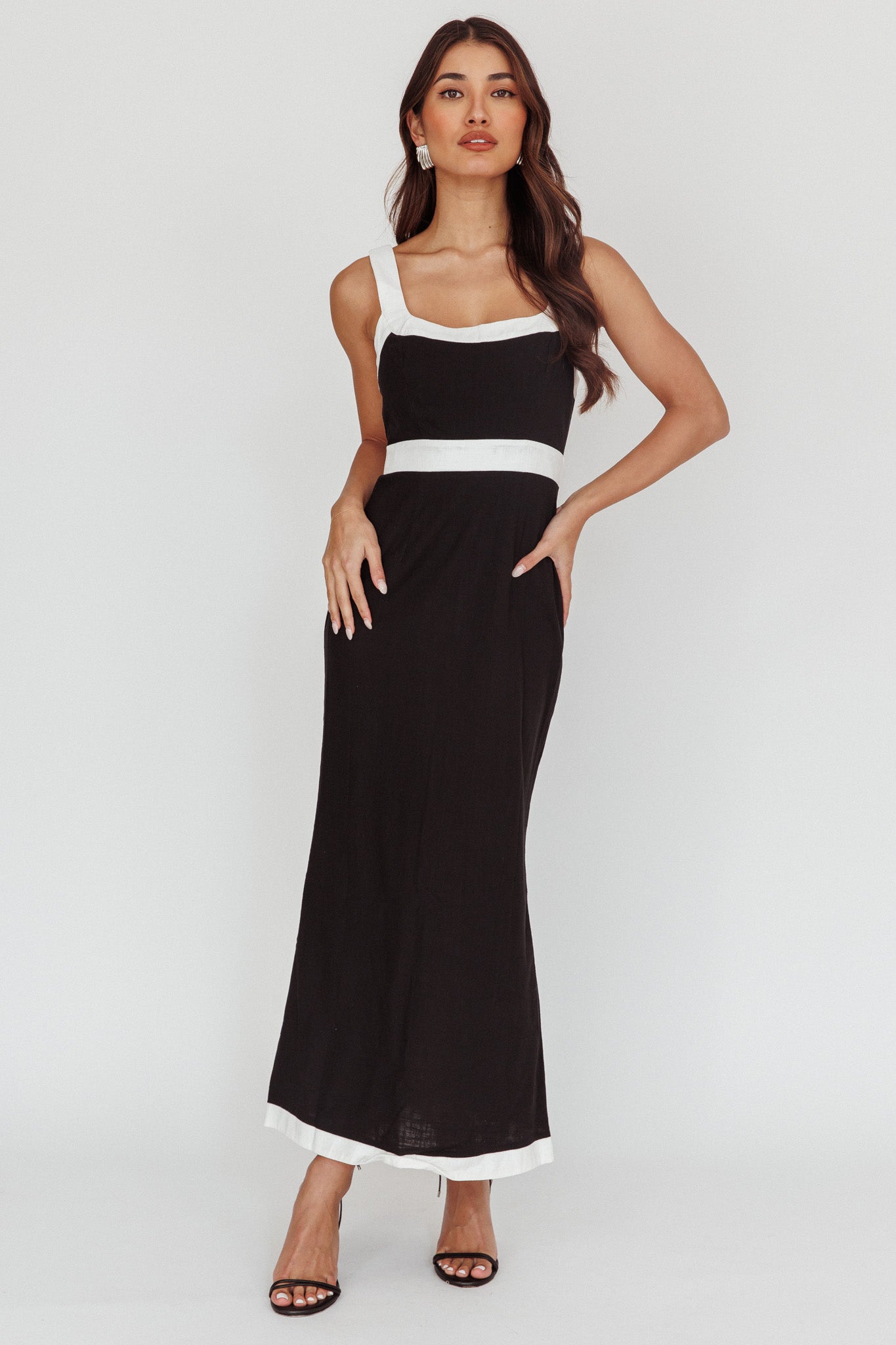 Trust Contrast Maxi Dress Black-Maymioy