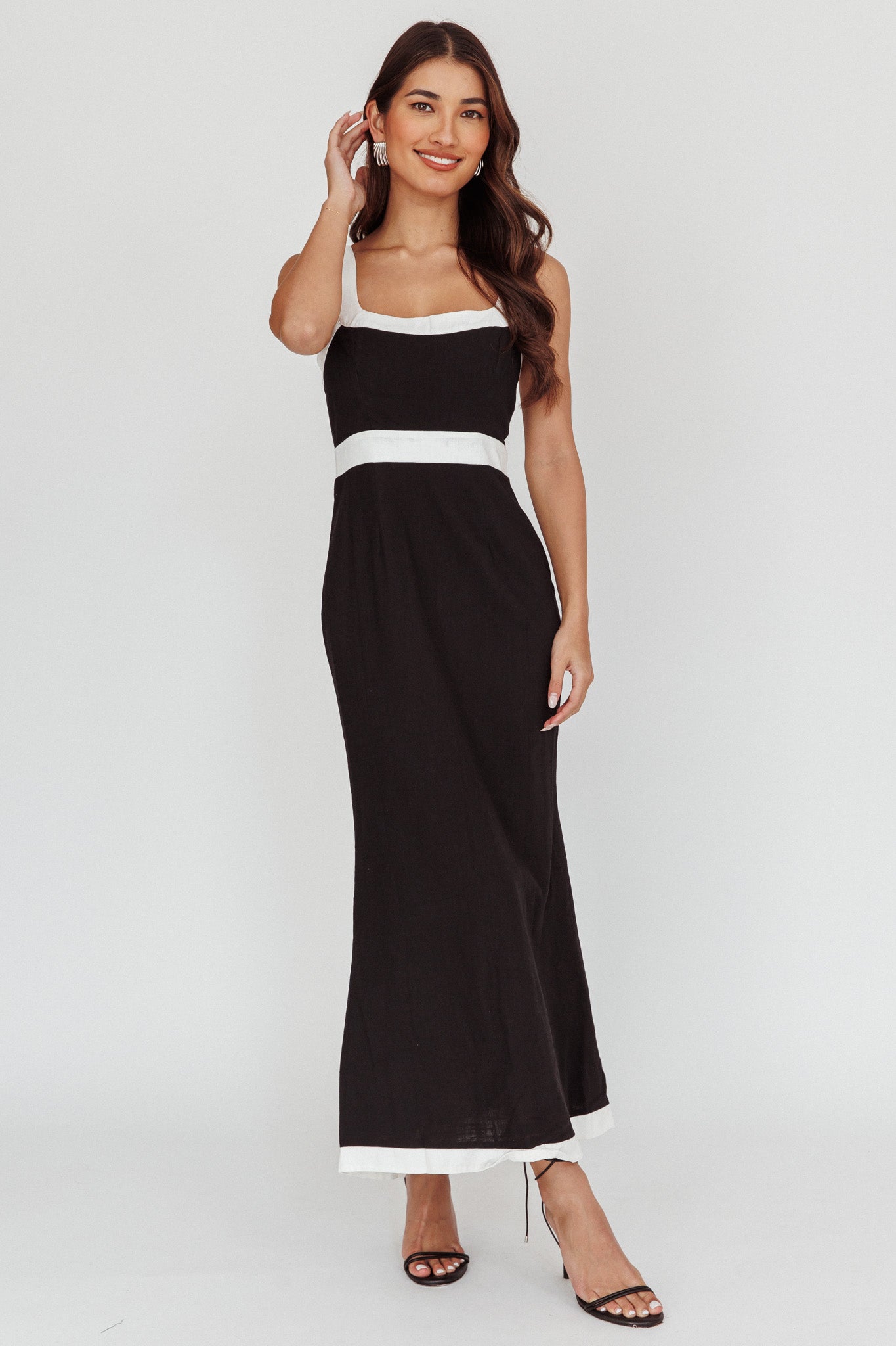 Trust Contrast Maxi Dress Black-Maymioy