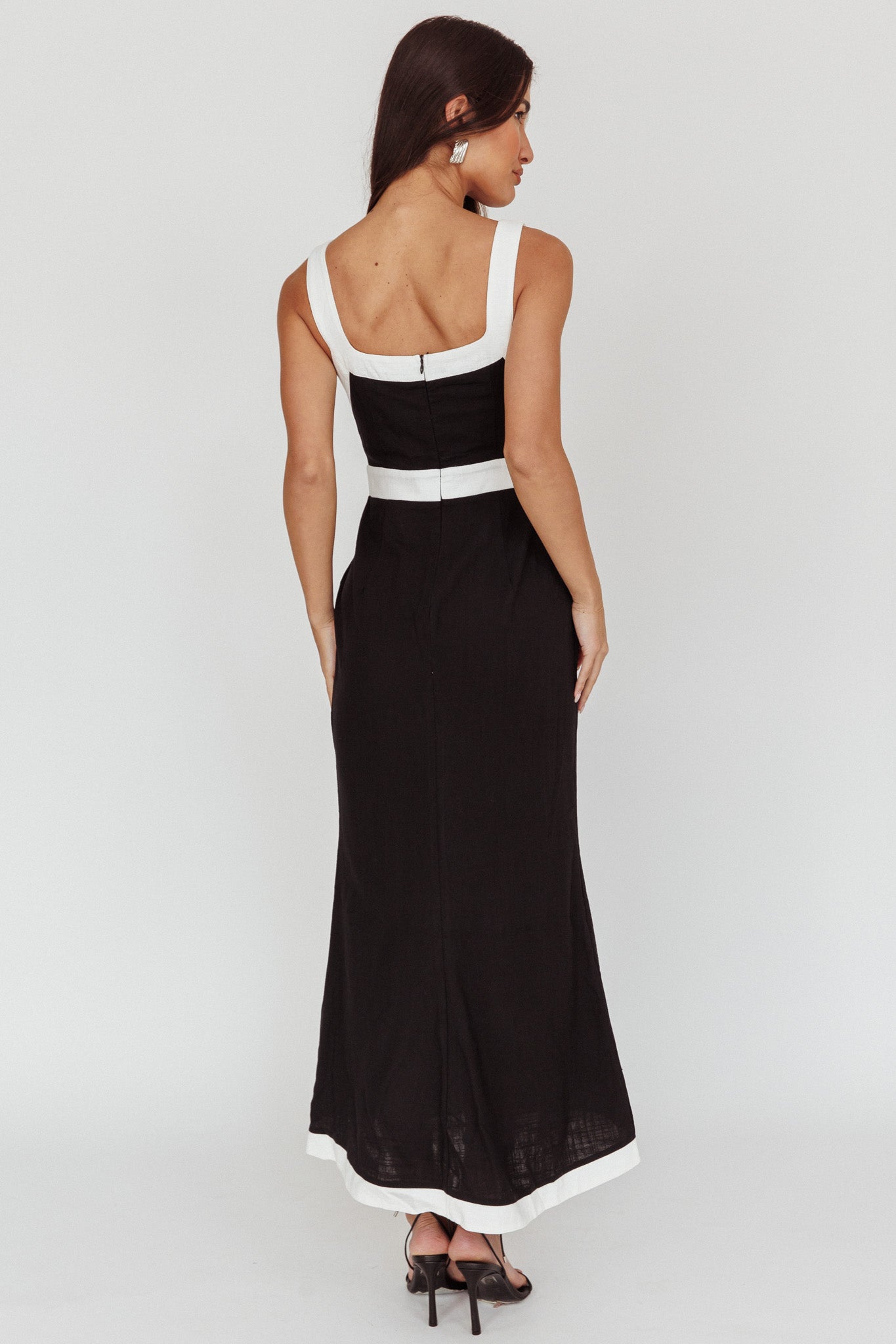 Trust Contrast Maxi Dress Black-Maymioy
