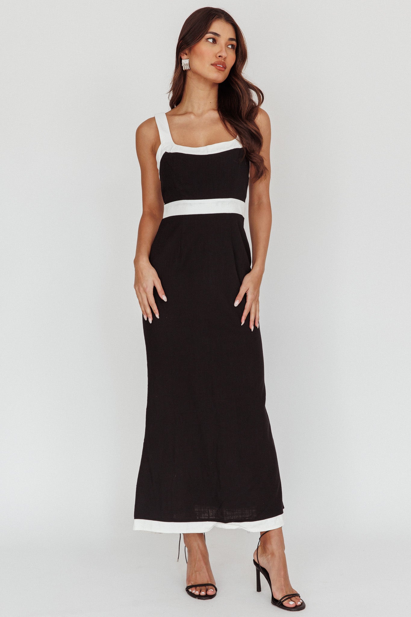 Trust Contrast Maxi Dress Black-Maymioy