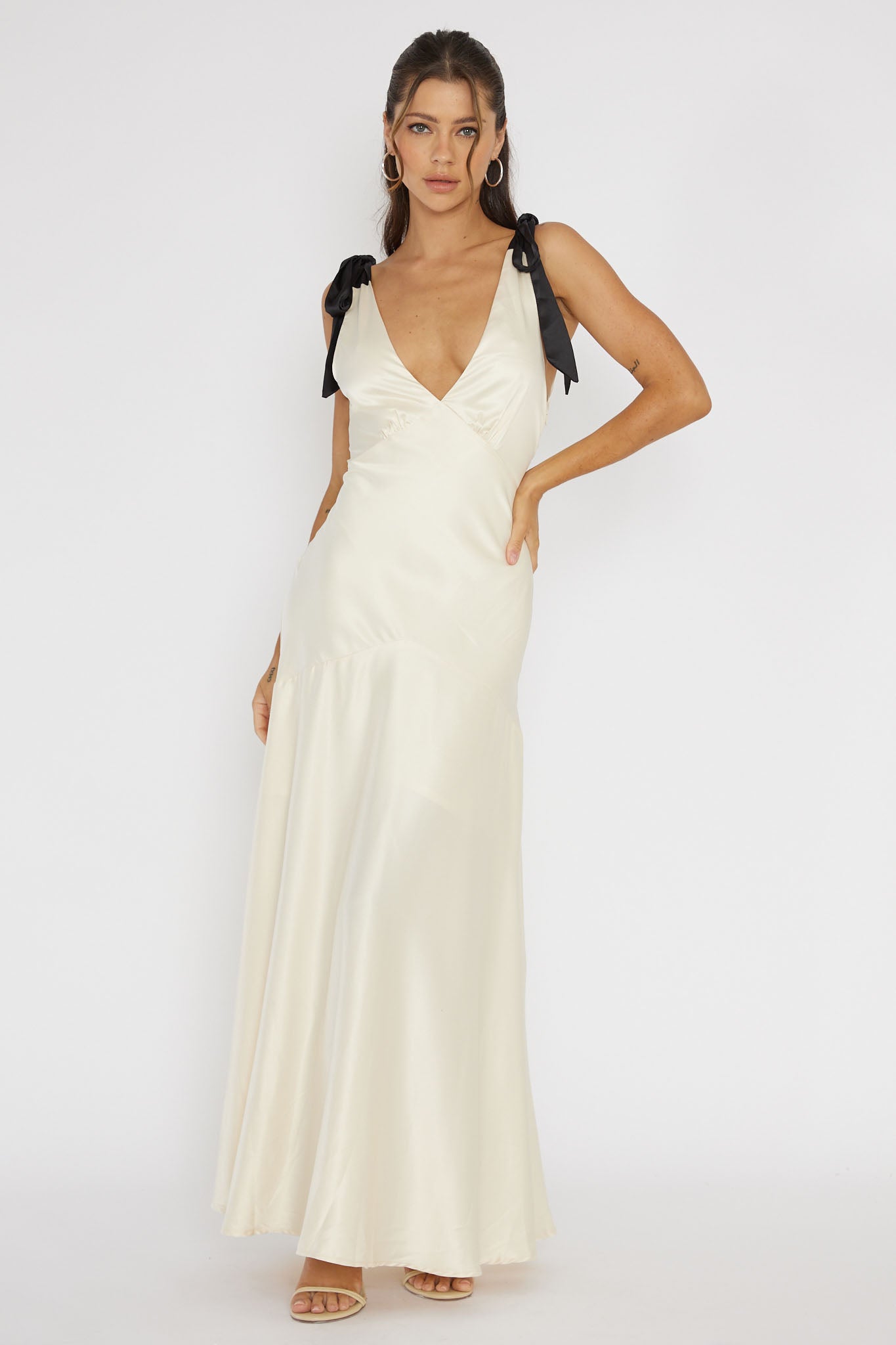 New York Minute Bow Shoulder Dress Oyster-Maymioy