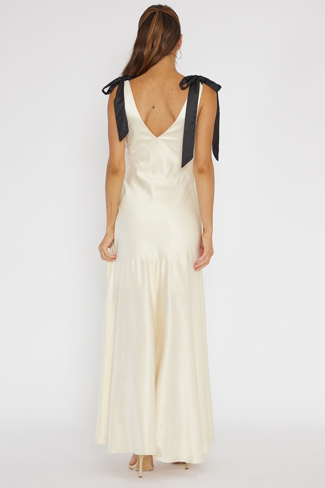 New York Minute Bow Shoulder Dress Oyster-Maymioy
