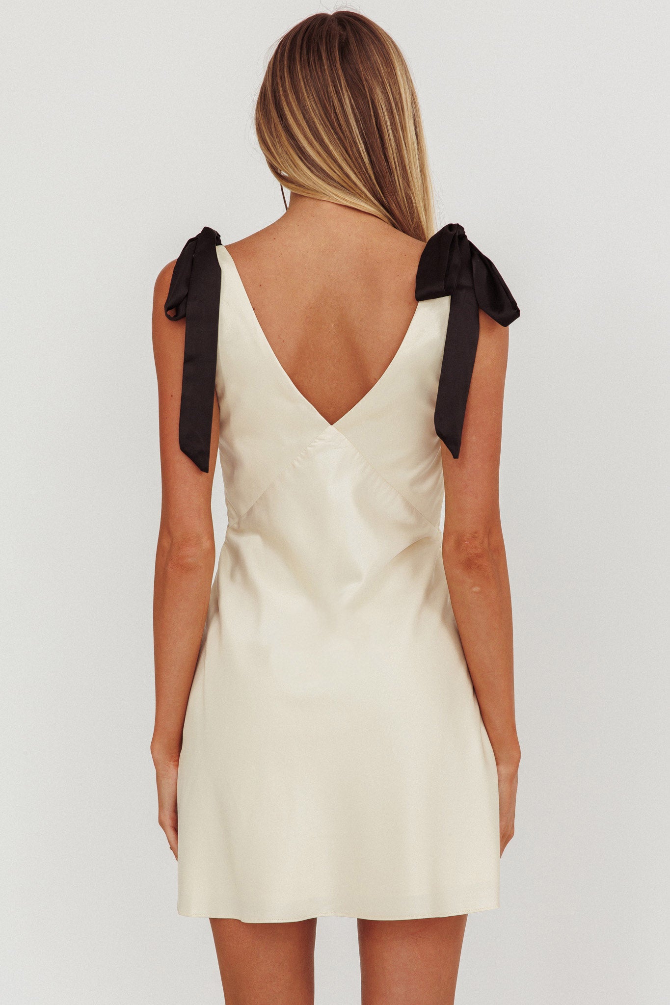 New York Minute Tied Shoulders Mini Dress Oyster-Maymioy