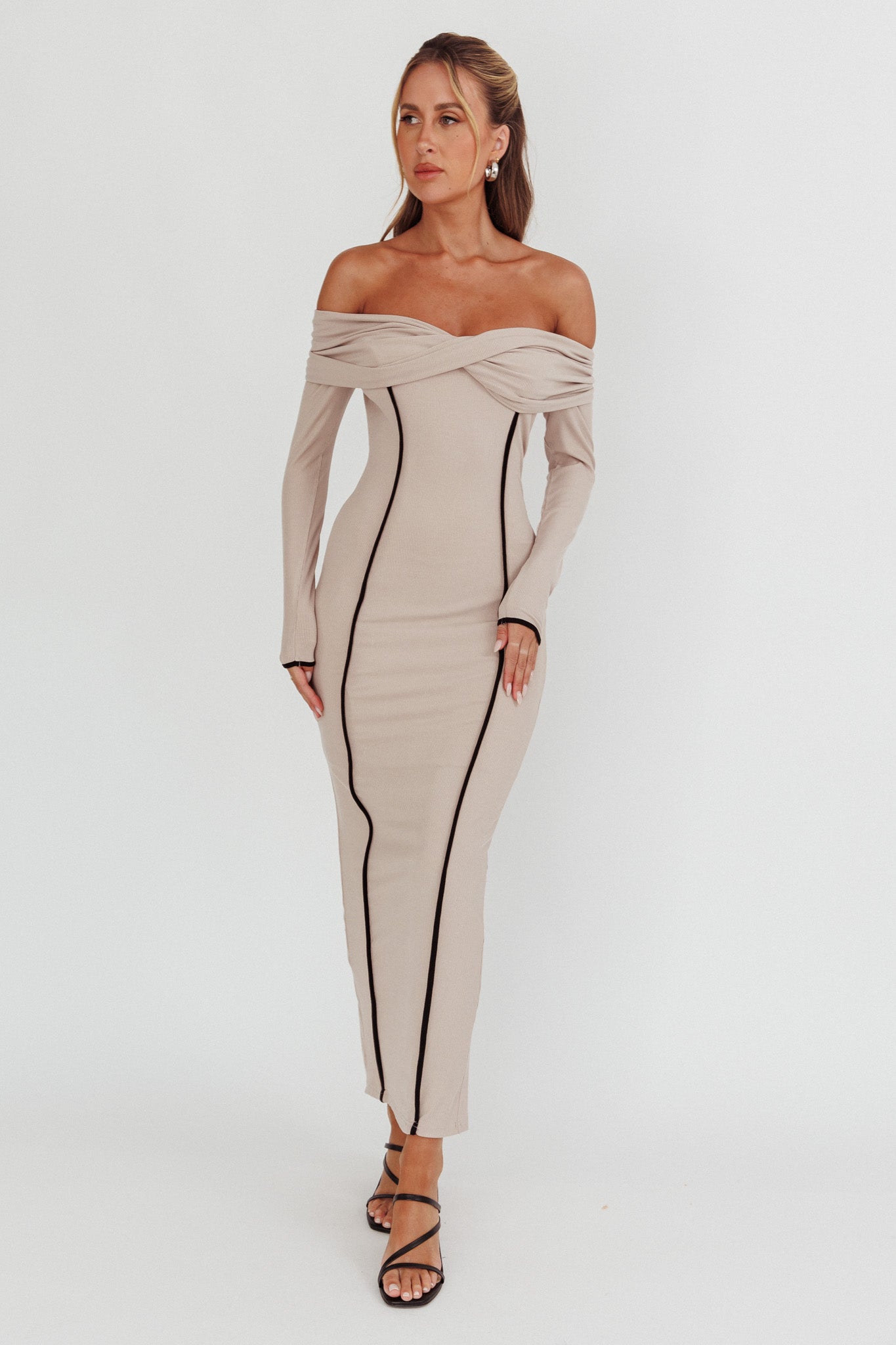 Genesis Off-Shoulder Long Sleeve Maxi Dress Pebble-Maymioy