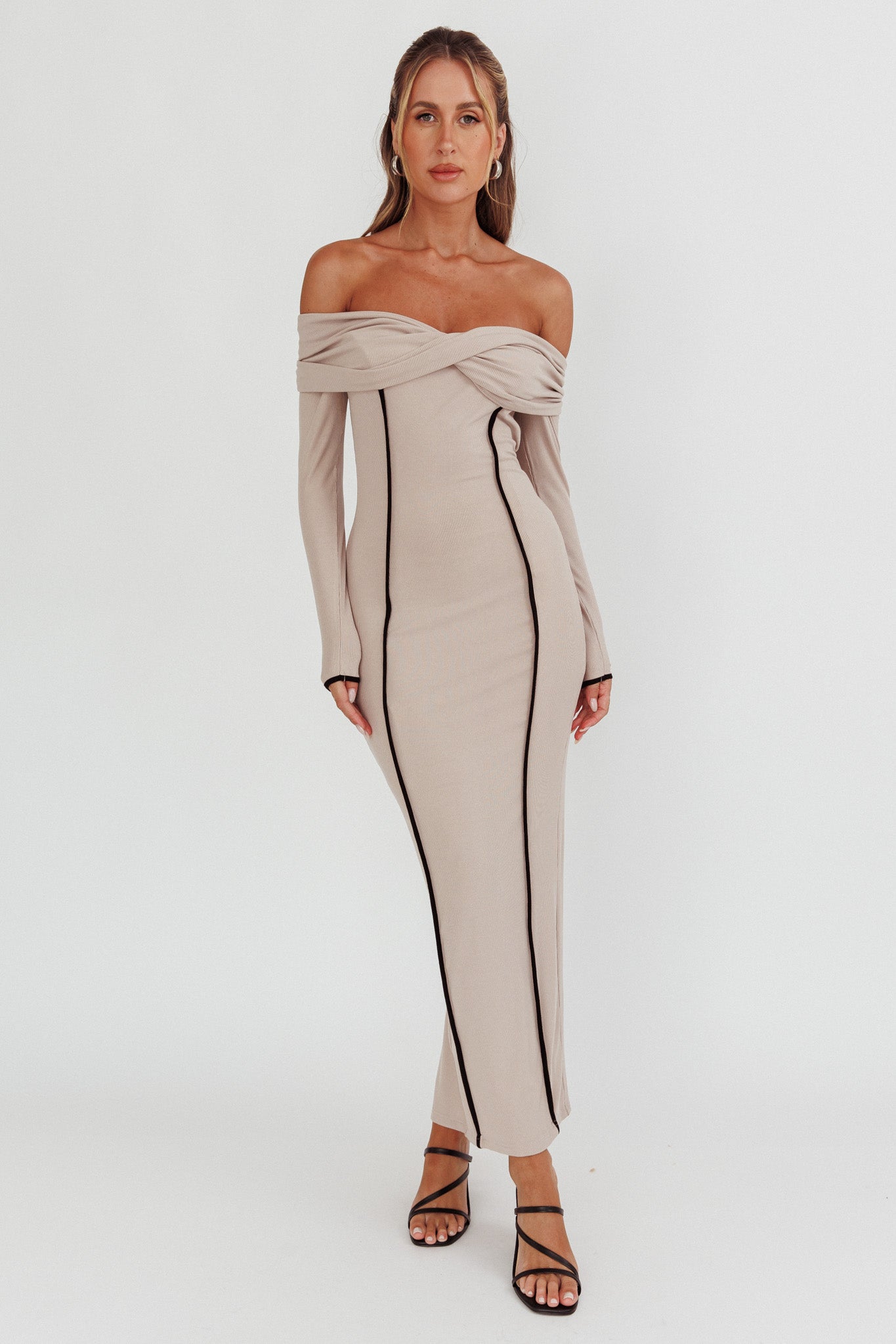 Genesis Off-Shoulder Long Sleeve Maxi Dress Pebble-Maymioy