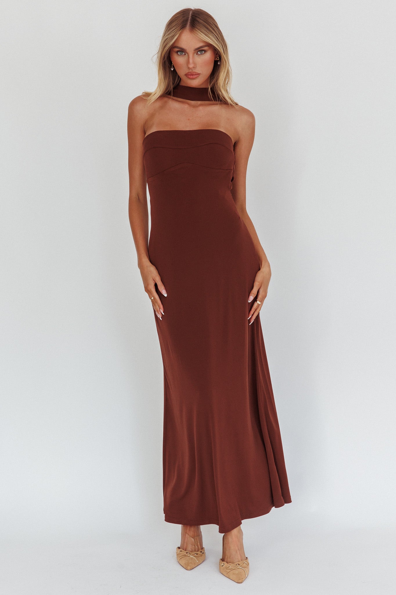 Damsel Reverse Halter Maxi Dress Chocolate-Maymioy
