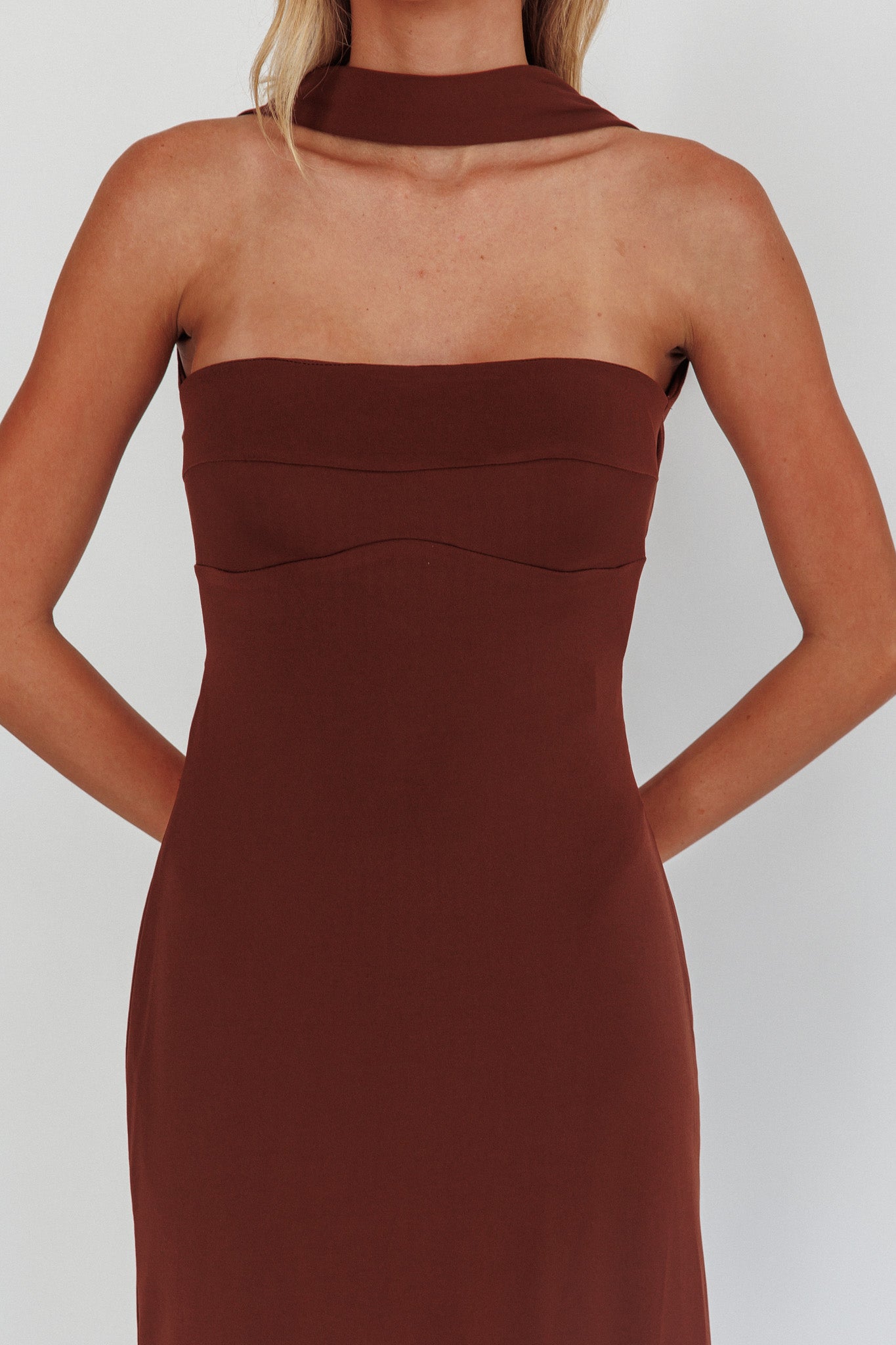 Damsel Reverse Halter Maxi Dress Chocolate-Maymioy