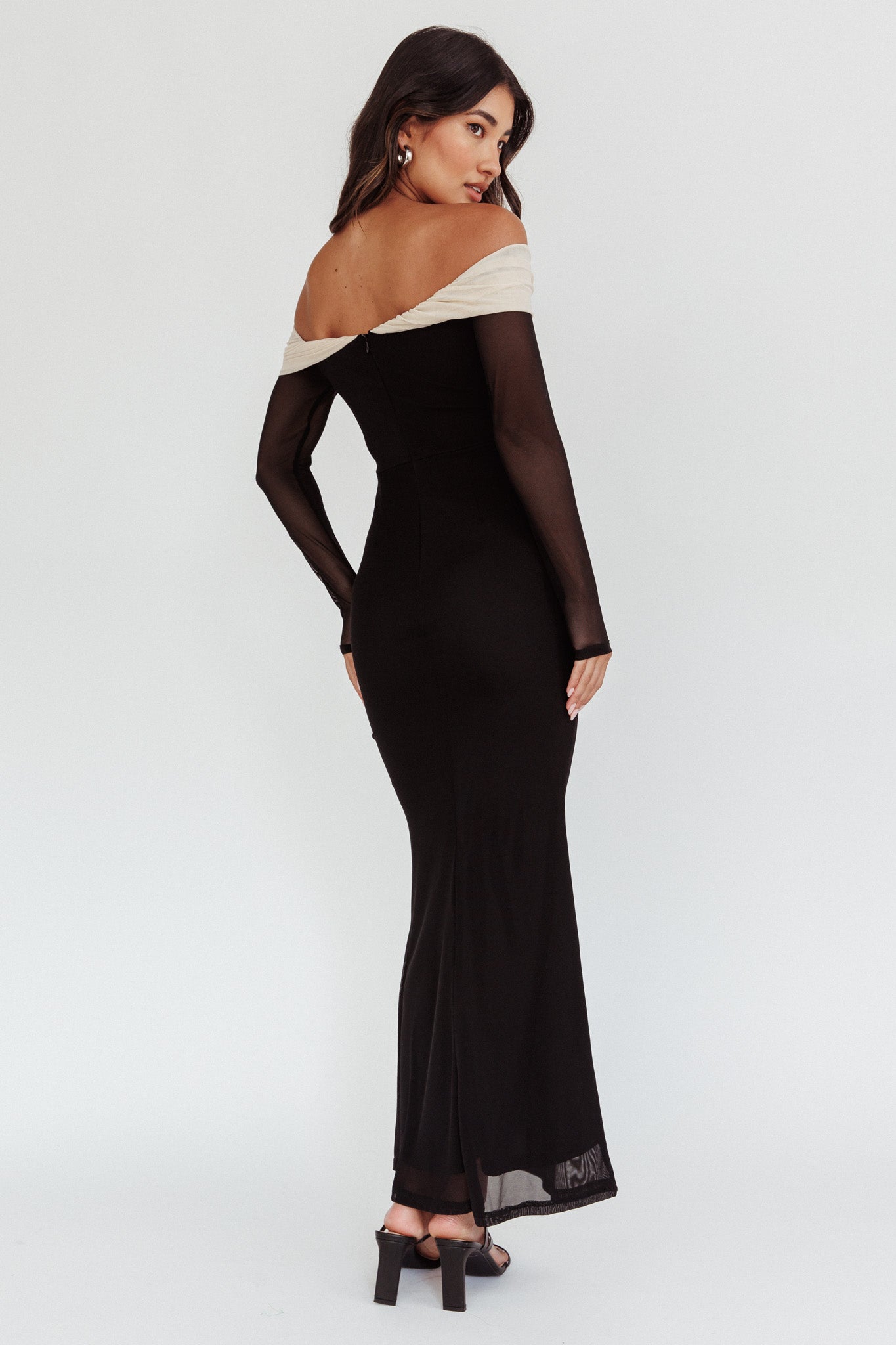 Perfect Worlds Off Shoulder Maxi Dress Black-Maymioy