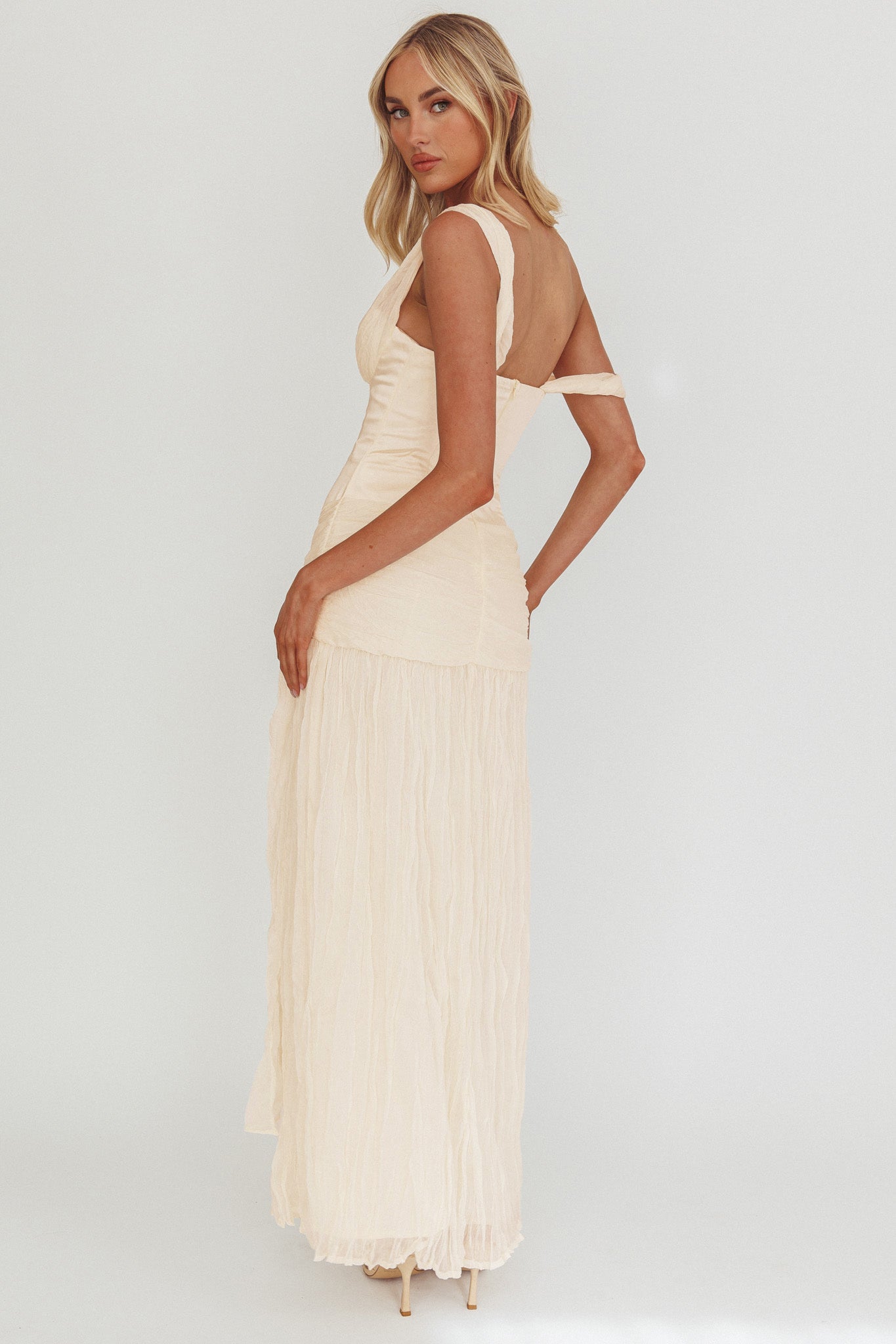 Keia Crepe Chiffon One-Shoulder Maxi Dress Oyster-Maymioy