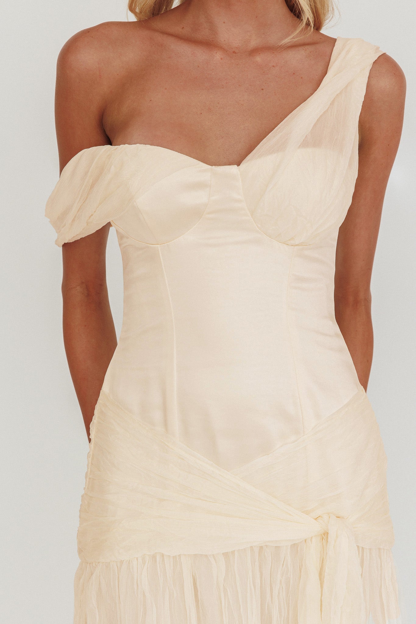 Keia Crepe Chiffon One-Shoulder Maxi Dress Oyster-Maymioy