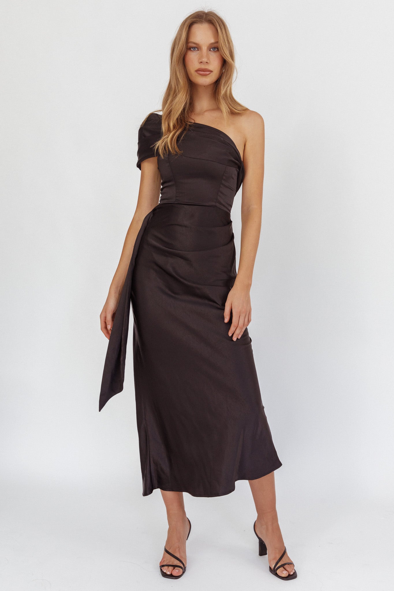 Guinevere One-Shoulder Waist Sash Maxi Dress Black-Maymioy