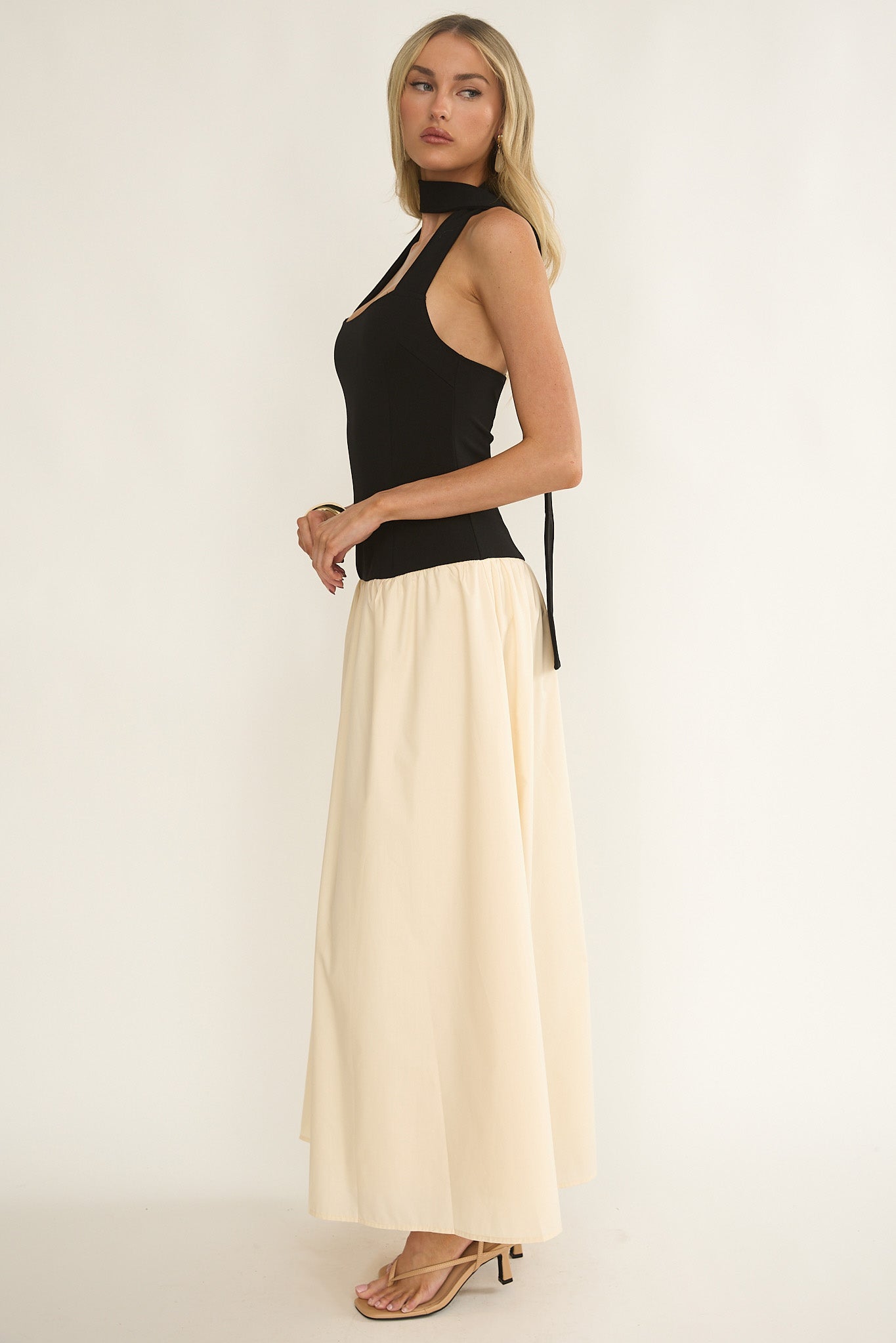 Elery Drop Waist Halter Maxi Dress Black/Cream-Maymioy