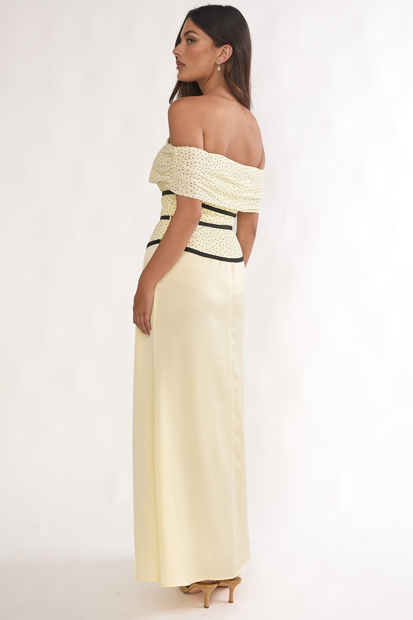 Begonias Off-Shoulder Bow Maxi Dress Spotted Lemon-Maymioy