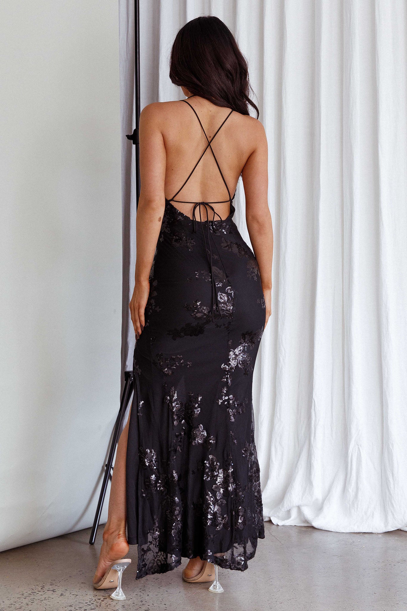Haylan Sequin Backless Midi Dress Black-Maymioy