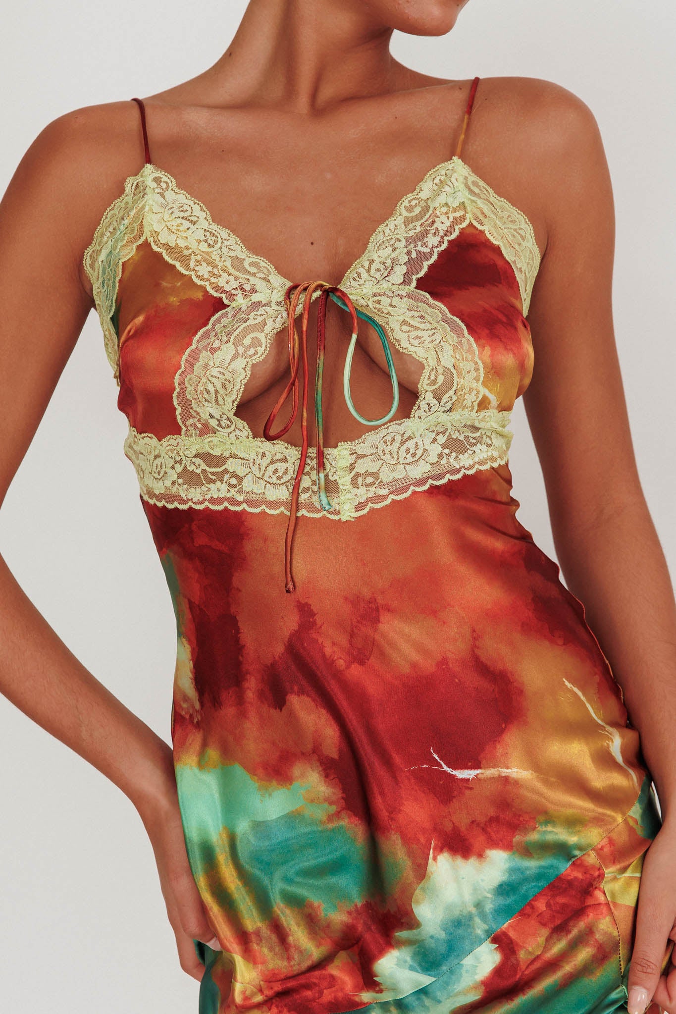 Saga Bust Keyhole Satin Maxi Dress Green-Maymioy