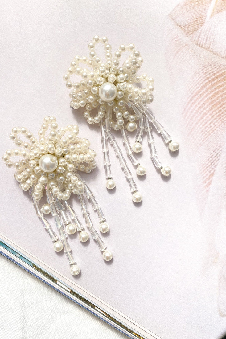 Winslet Pearl Bead Flower Earrings White-Maymioy