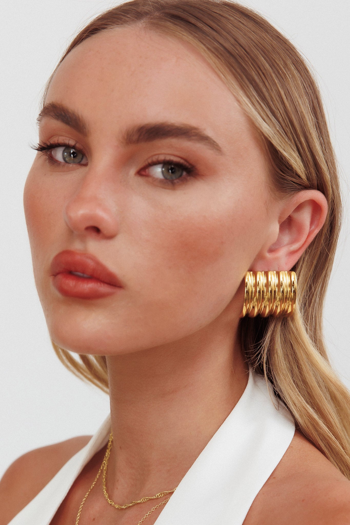 Astra Rectangle Curve Earrings Gold-Maymioy