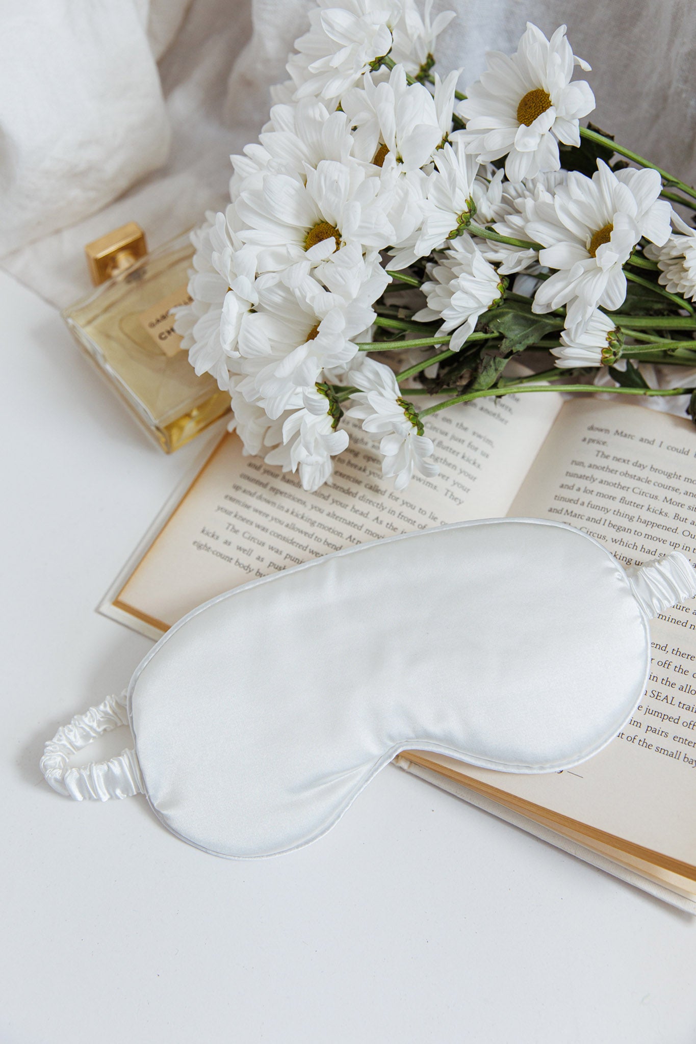 Sweet Dreams Satin Eye Mask White-Maymioy