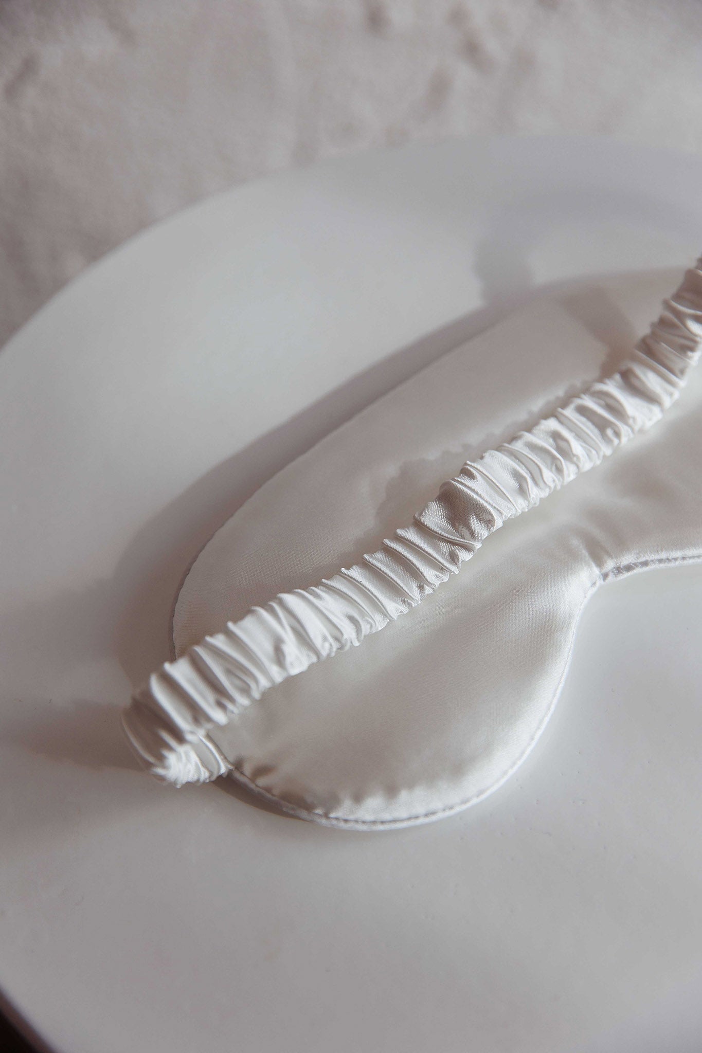 Sweet Dreams Satin Eye Mask White-Maymioy