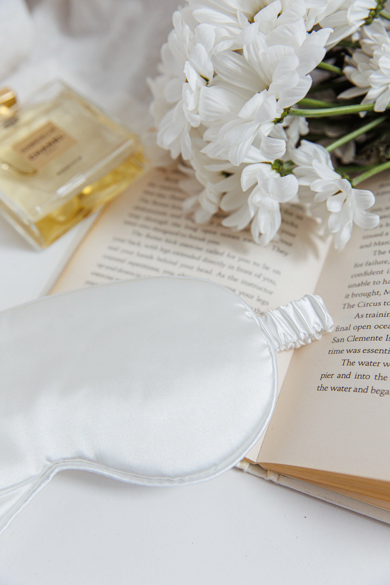 Sweet Dreams Satin Eye Mask White-Maymioy