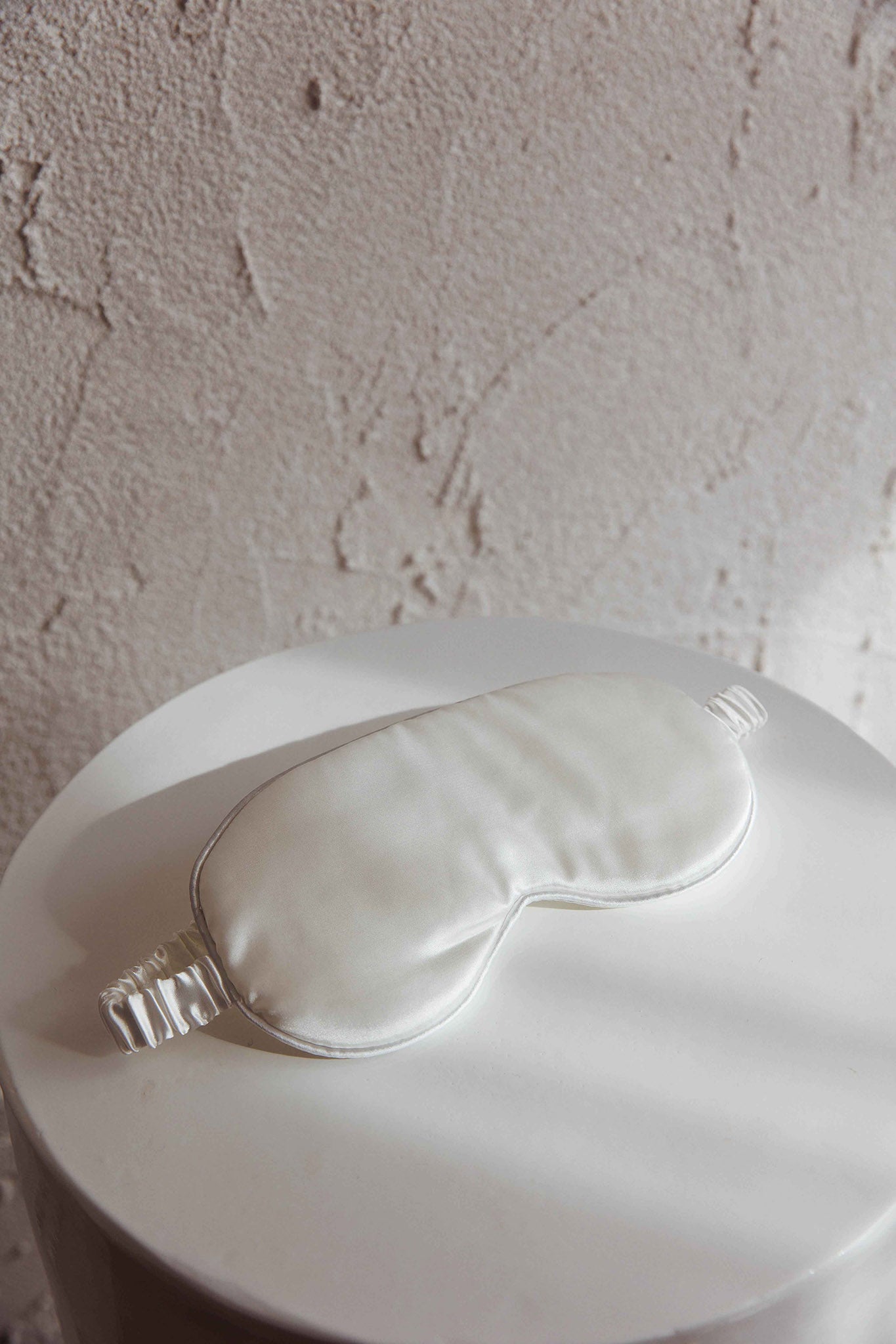 Sweet Dreams Satin Eye Mask White-Maymioy