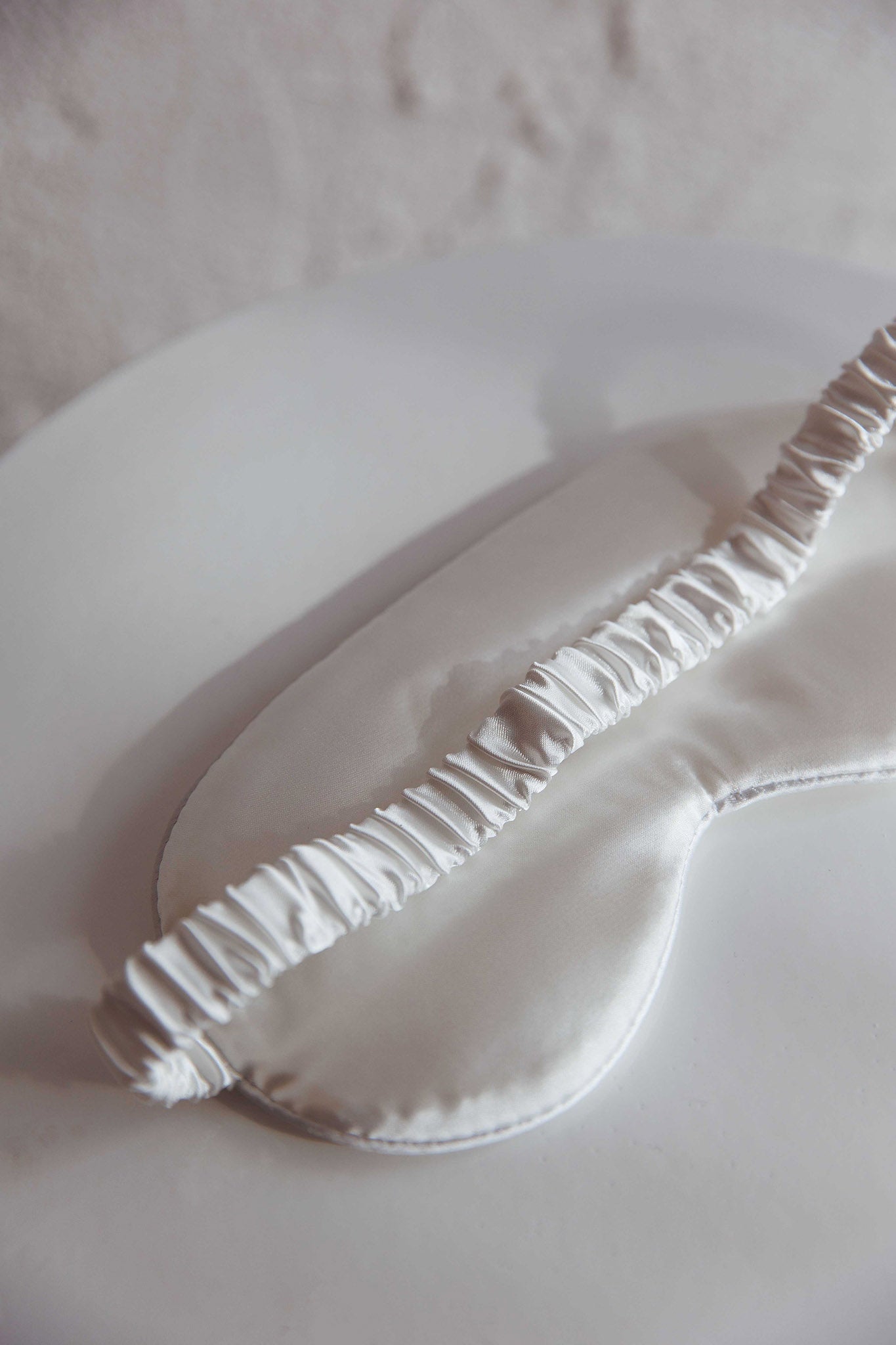 Sweet Dreams Satin Eye Mask White-Maymioy