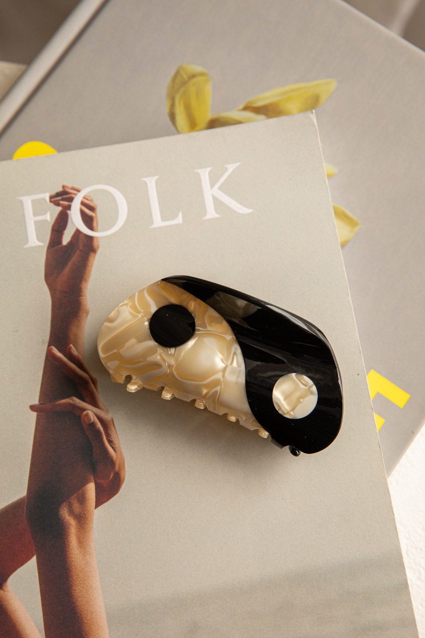 Yin Yang Hair Clip Black-Maymioy