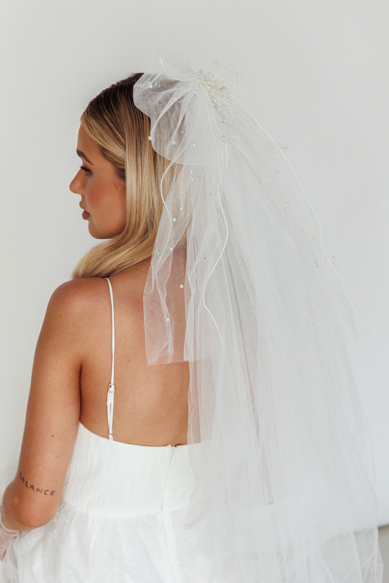 Isa Glitter & Pearl Veil White-Maymioy