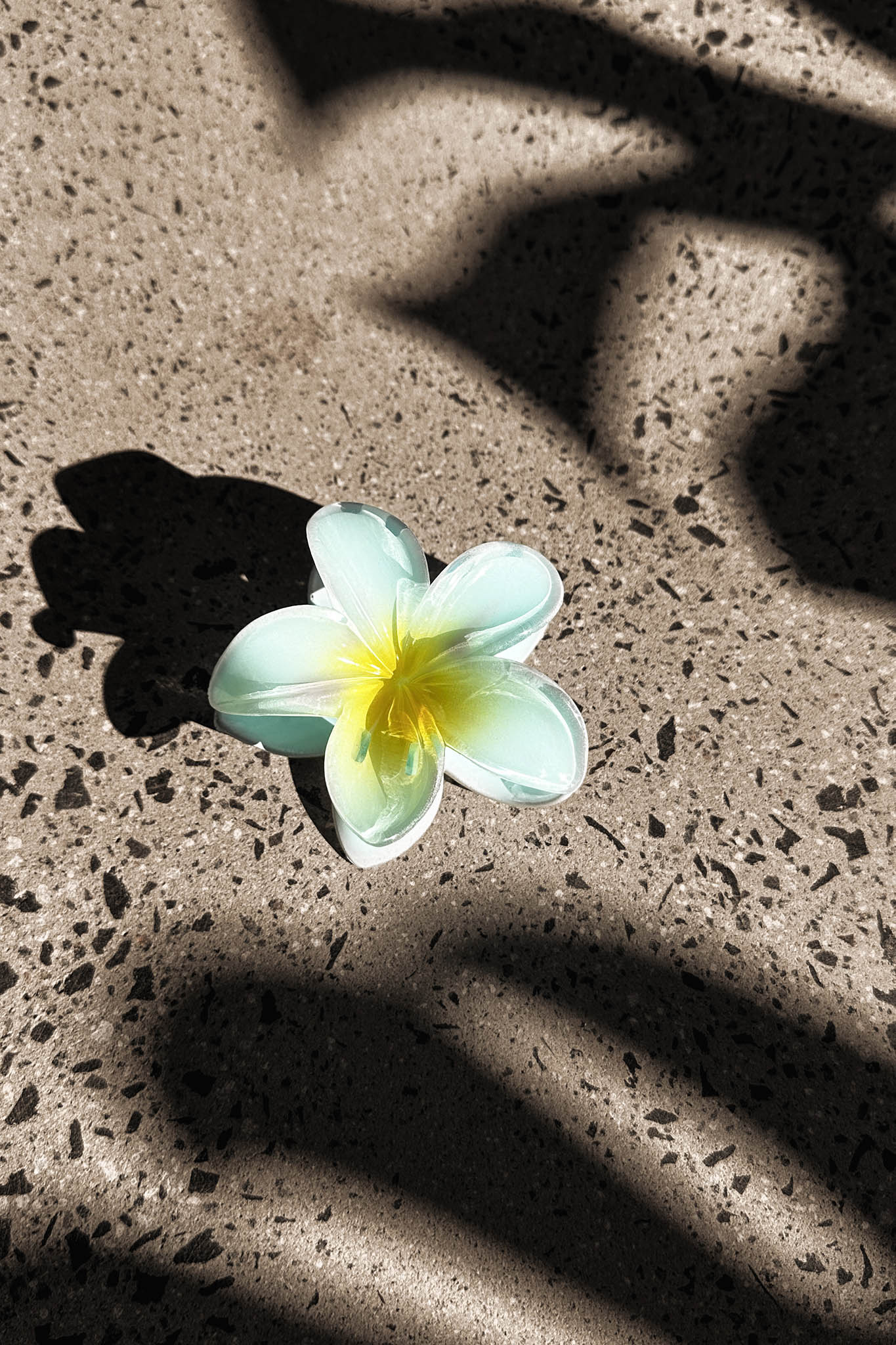 Ayni Frangipani Claw Clip Blue-Maymioy