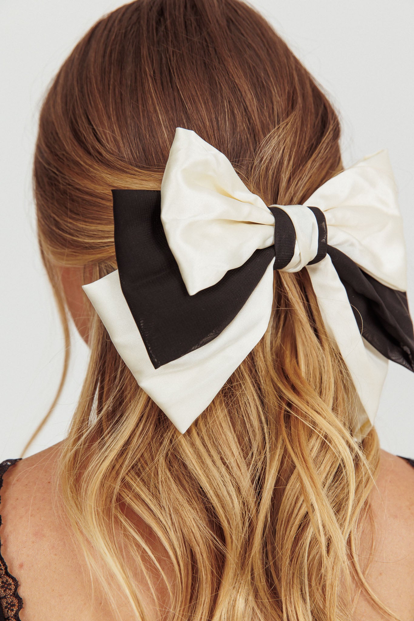 Chi Chi Bow Hairclip Black-Maymioy