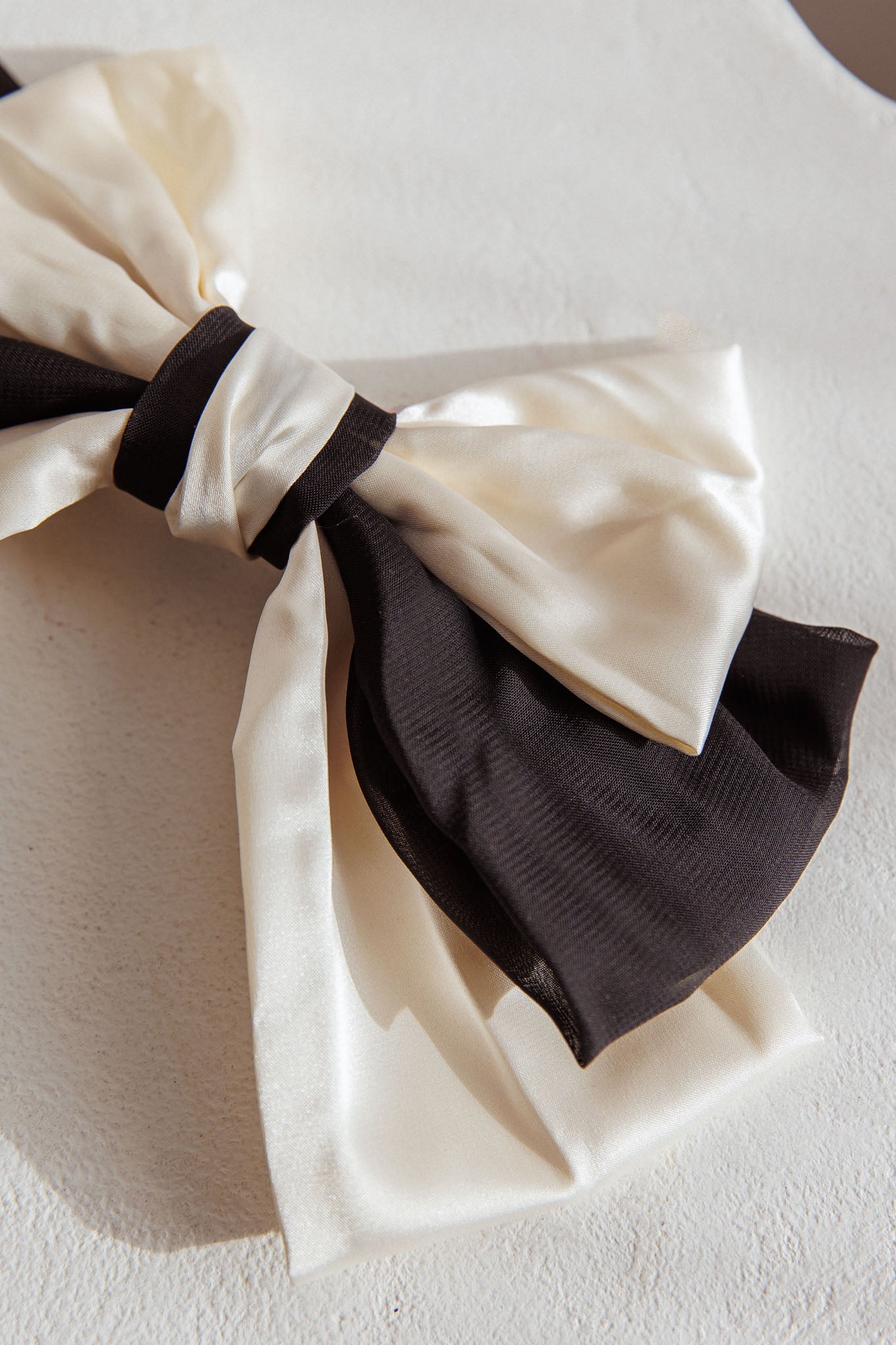 Chi Chi Bow Hairclip Black-Maymioy