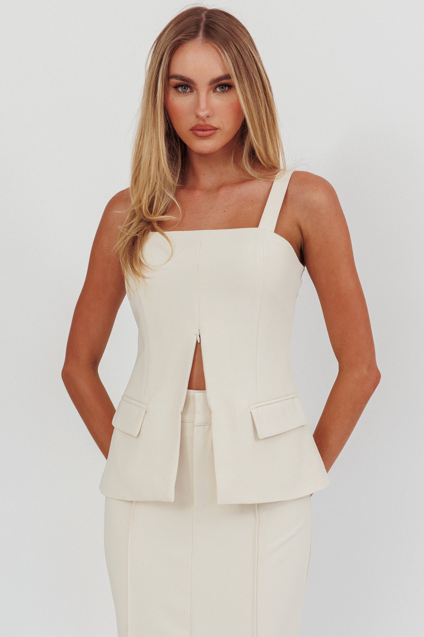 Like I Do Front Zip Sleeveless Top Cream-Maymioy