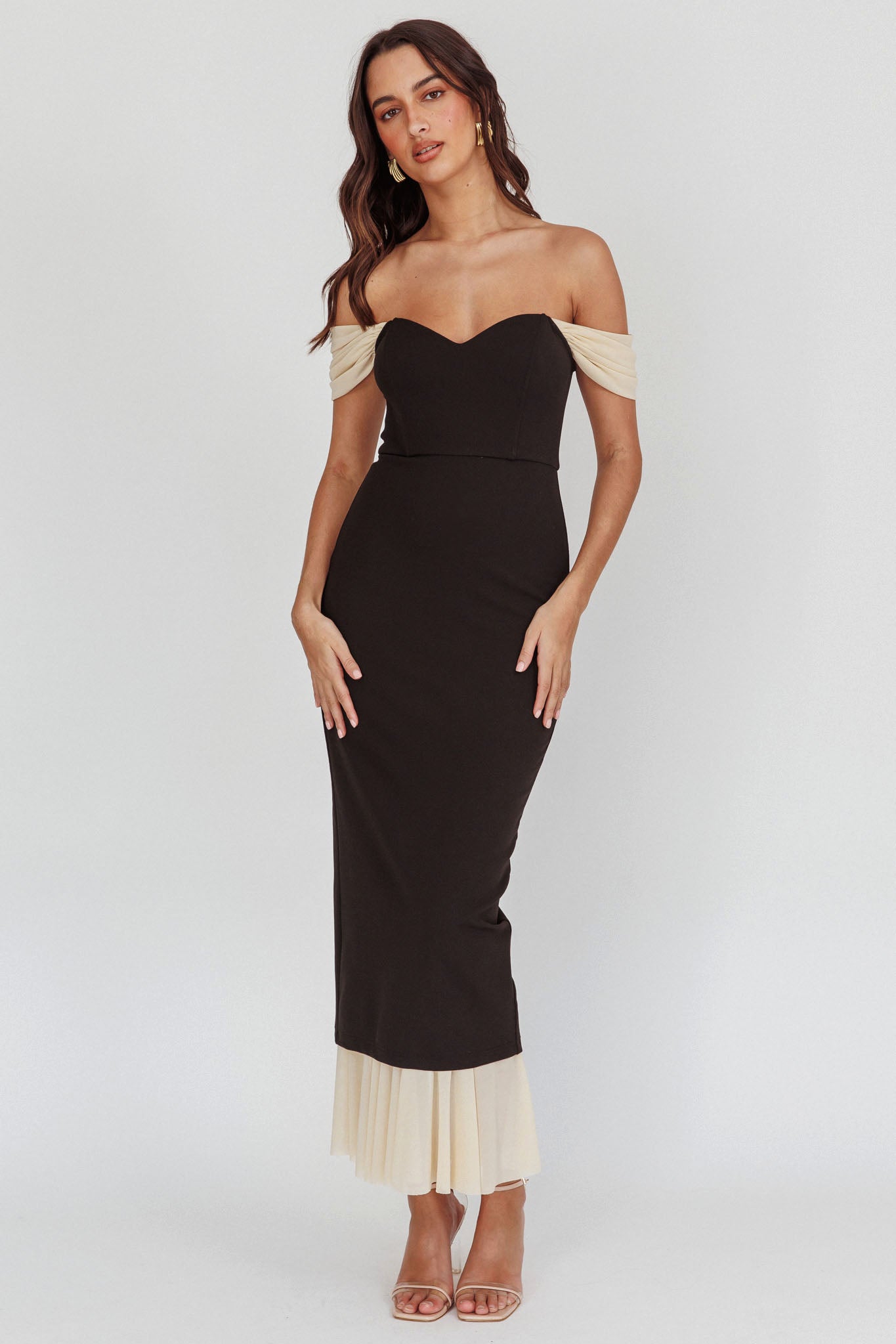 Freesia Off Shoulder Bodycon Maxi Dress Black-Maymioy
