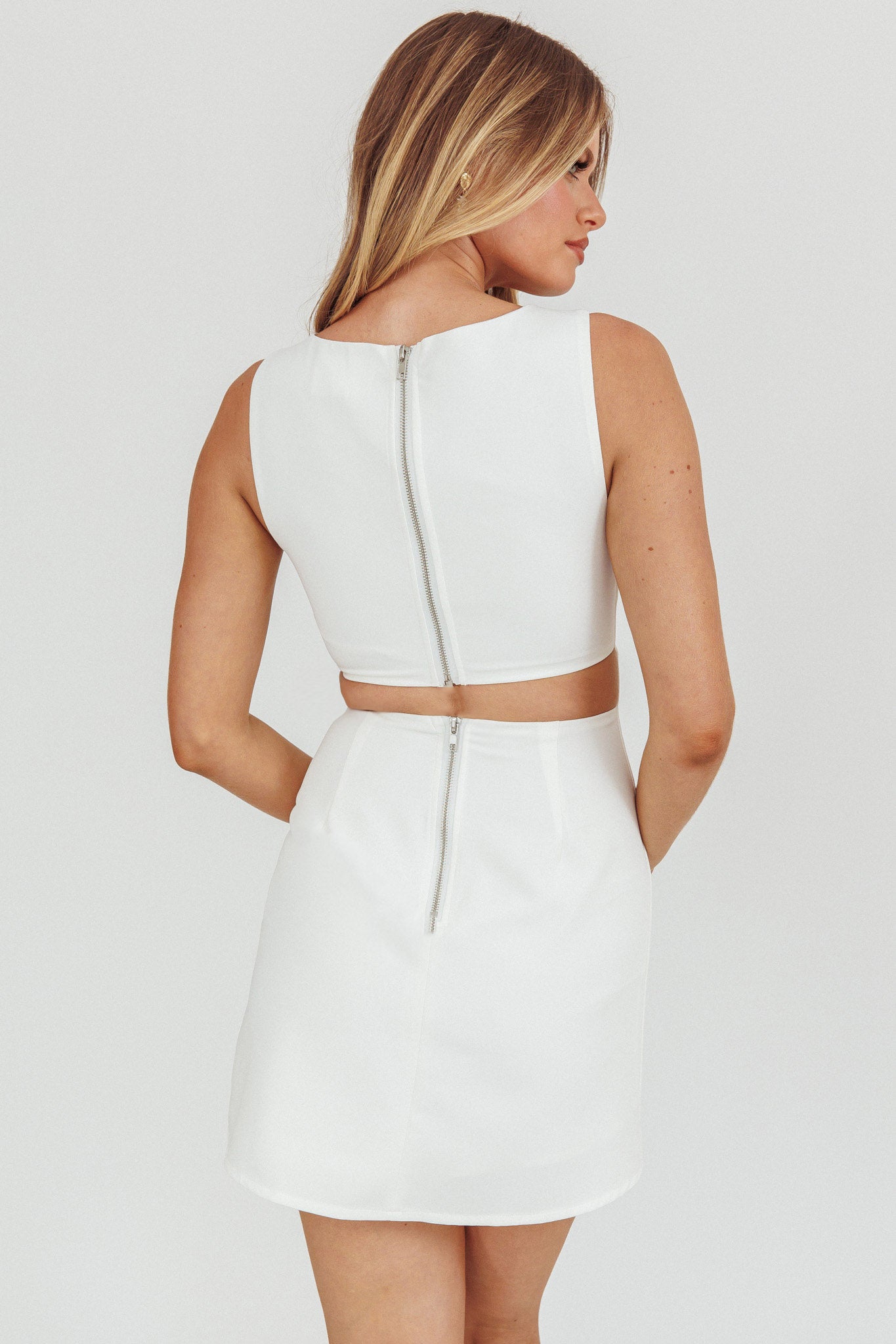 Shannon Boat Neck Sleeveless Mini Dress White-Maymioy