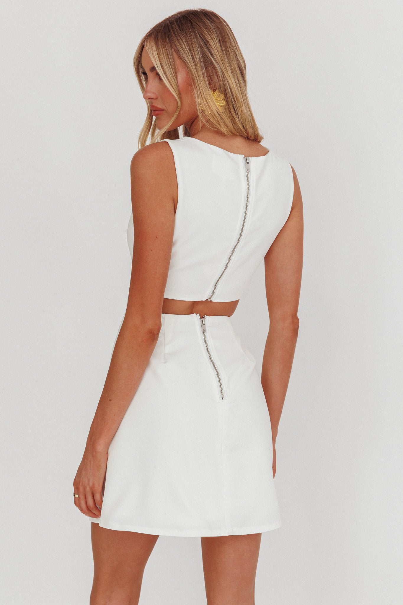 Shannon Boat Neck Sleeveless Mini Dress White-Maymioy