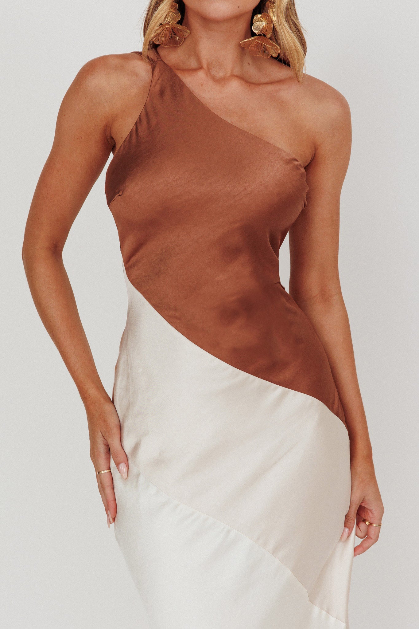 Swipe Right One-Shoulder Maxi Dress Neutral-Maymioy