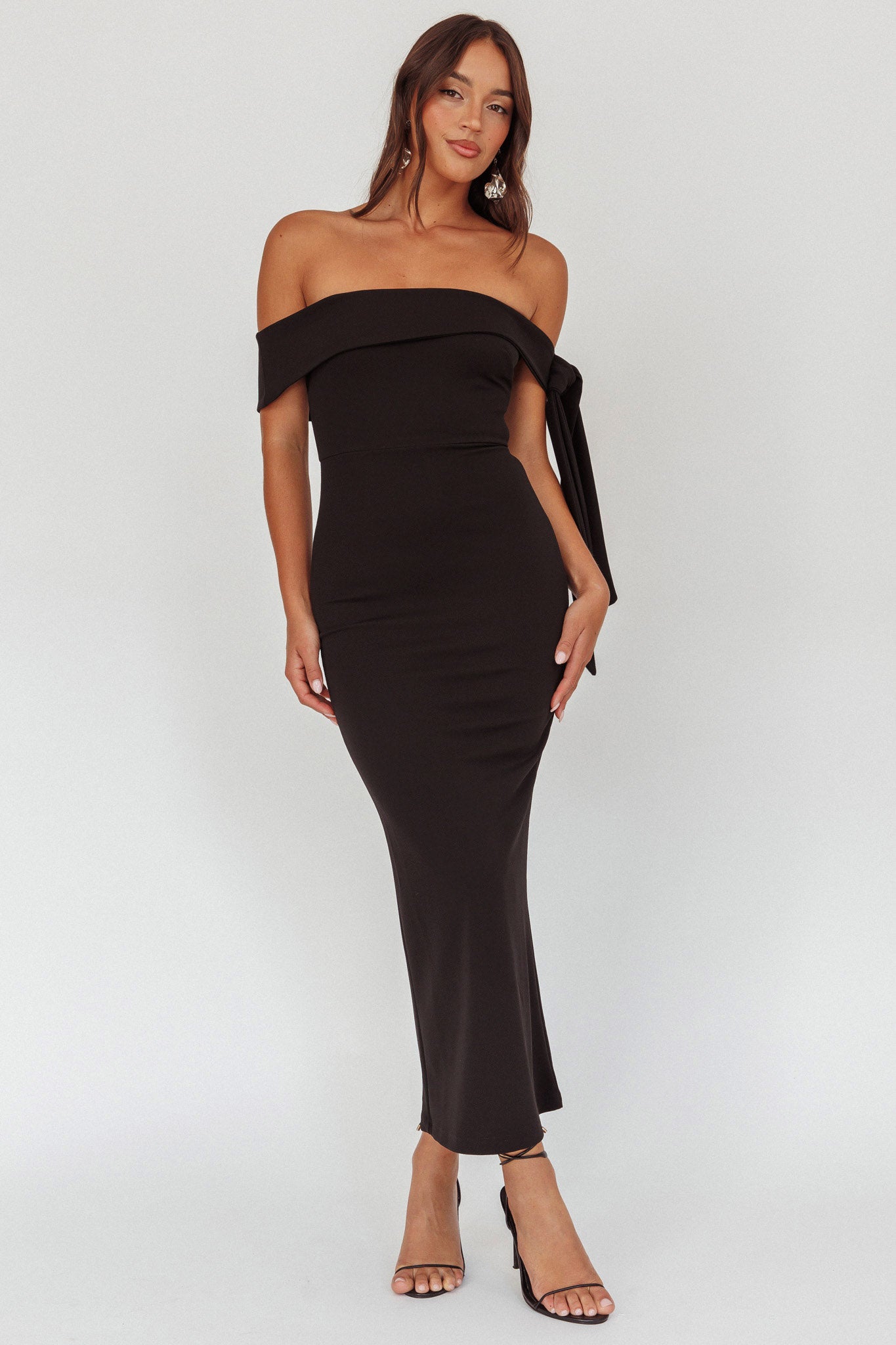 Aurora Sky Off-Shoulder Tie Maxi Dress Black-Maymioy