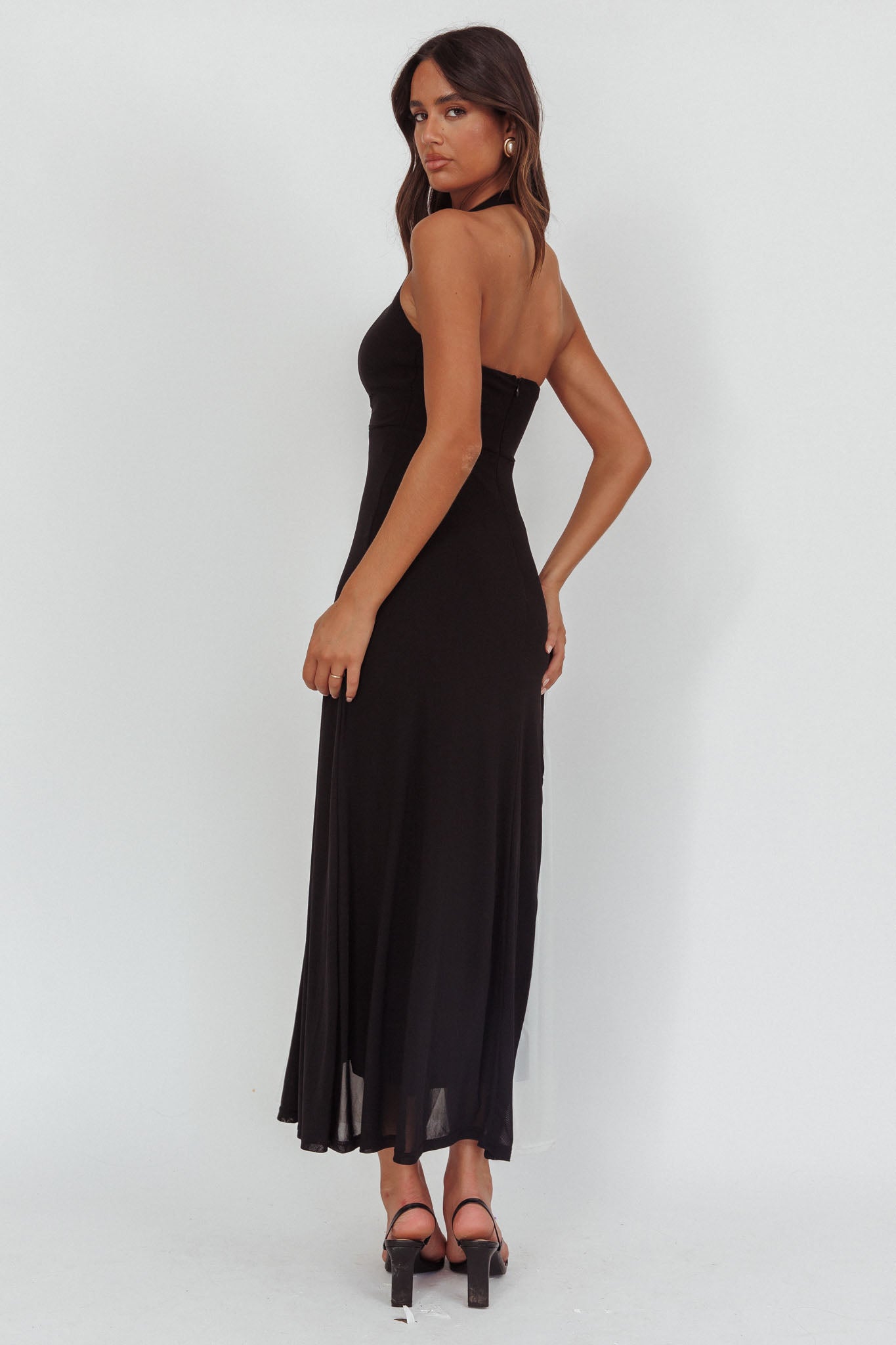 Lira Contrast Halter Maxi Dress Black/White-Maymioy