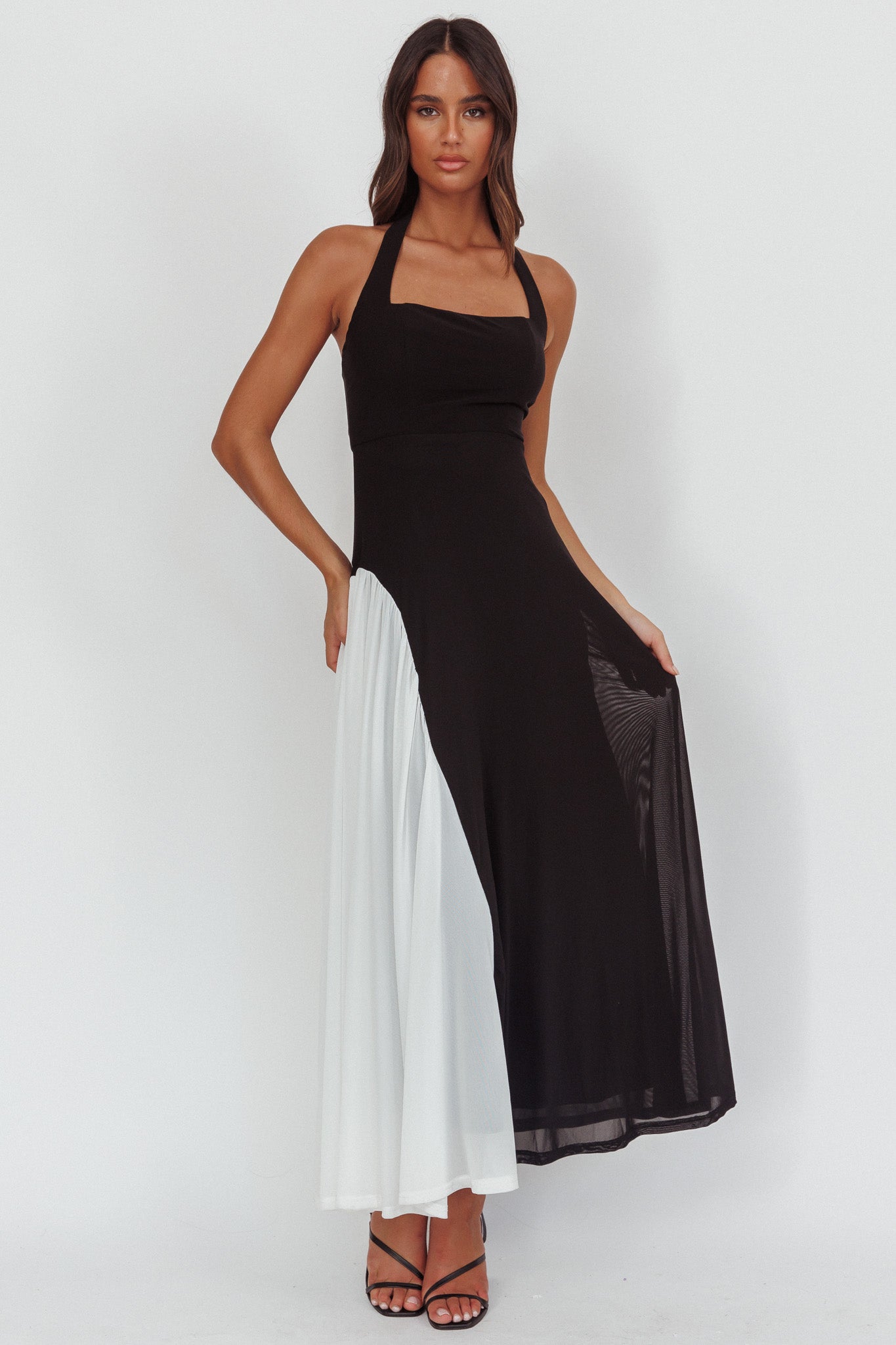 Lira Contrast Halter Maxi Dress Black/White-Maymioy