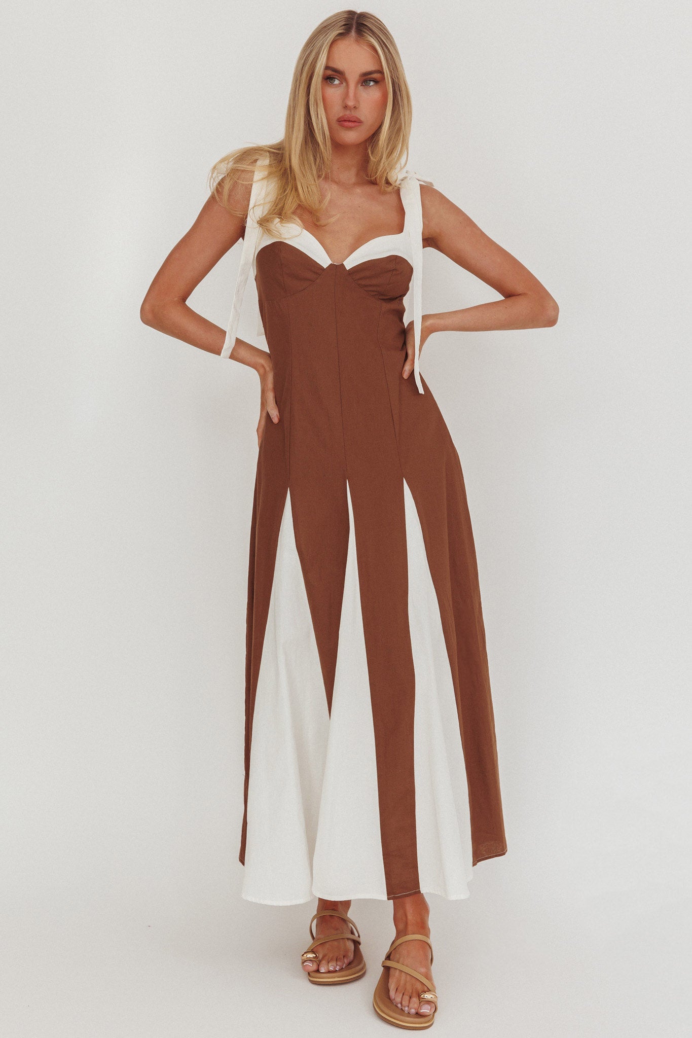 Marisa Tied Shoulder Godet Hem Maxi Dress Contrast Chocolate-Maymioy